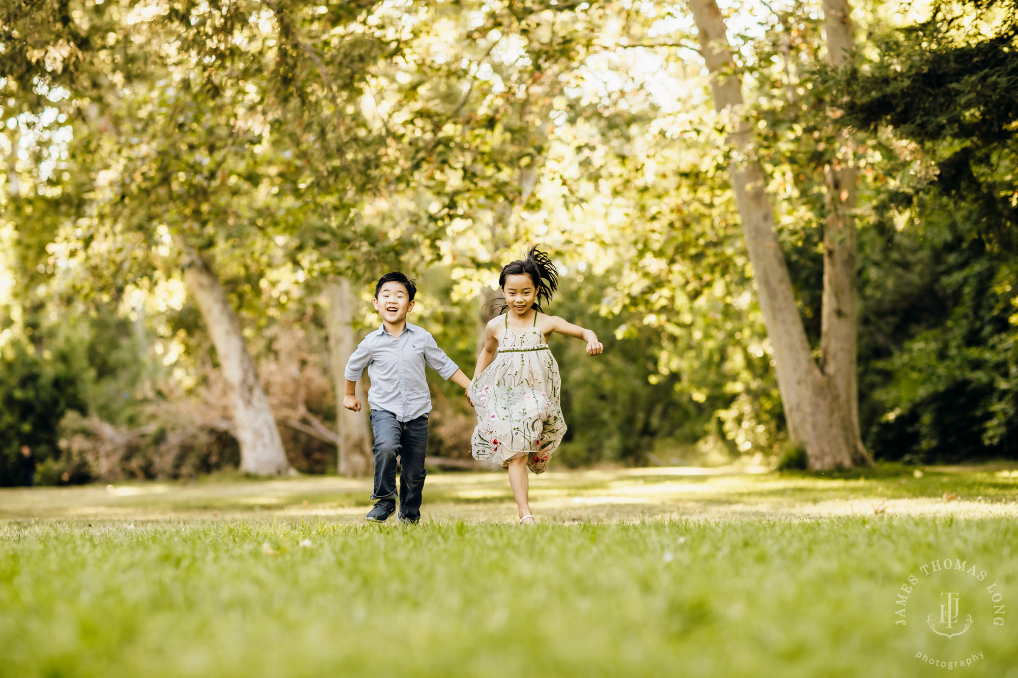 Family photography session by Snoqualmie family photographer James Thomas Long Photography