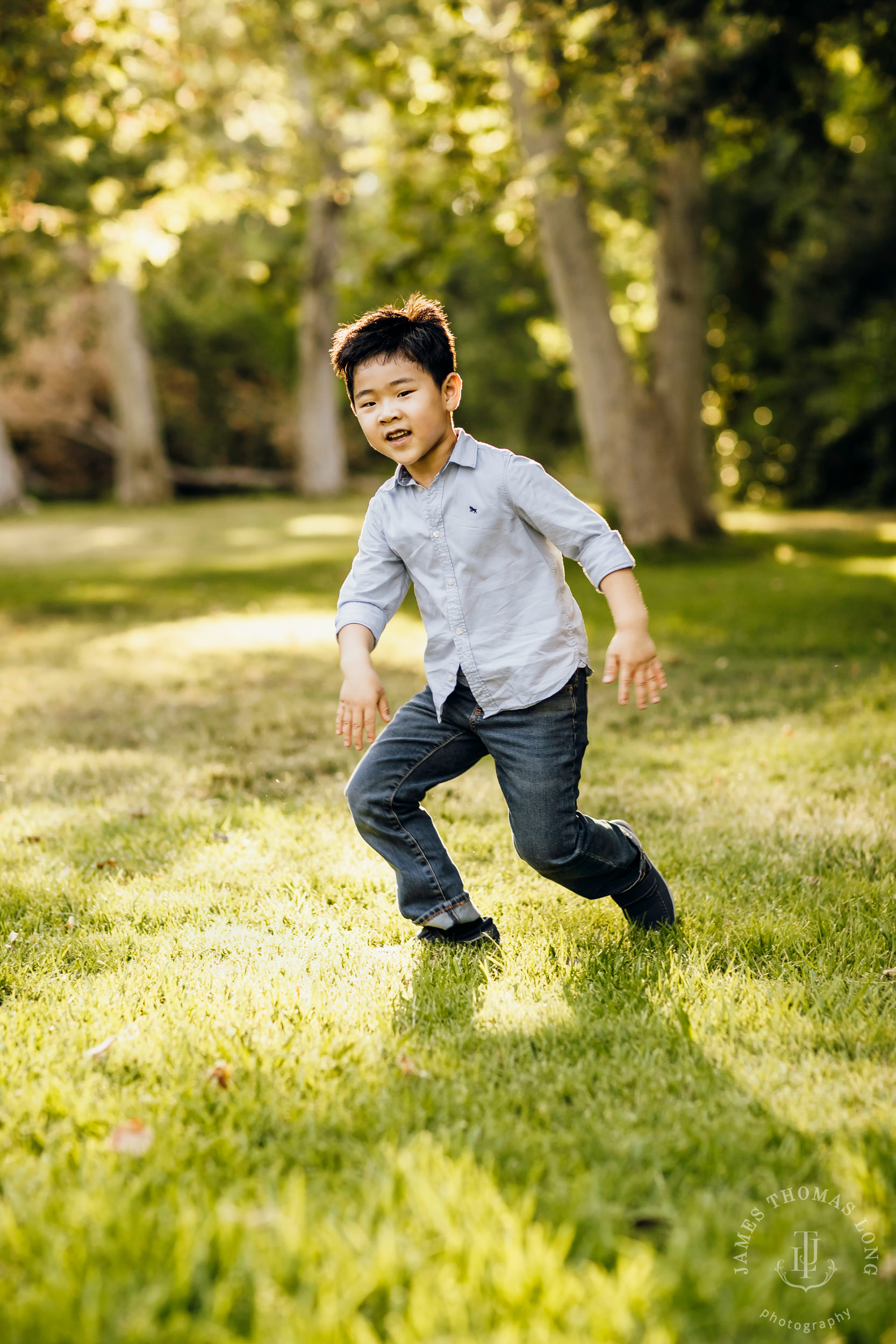 Family photography session by Snoqualmie family photographer James Thomas Long Photography