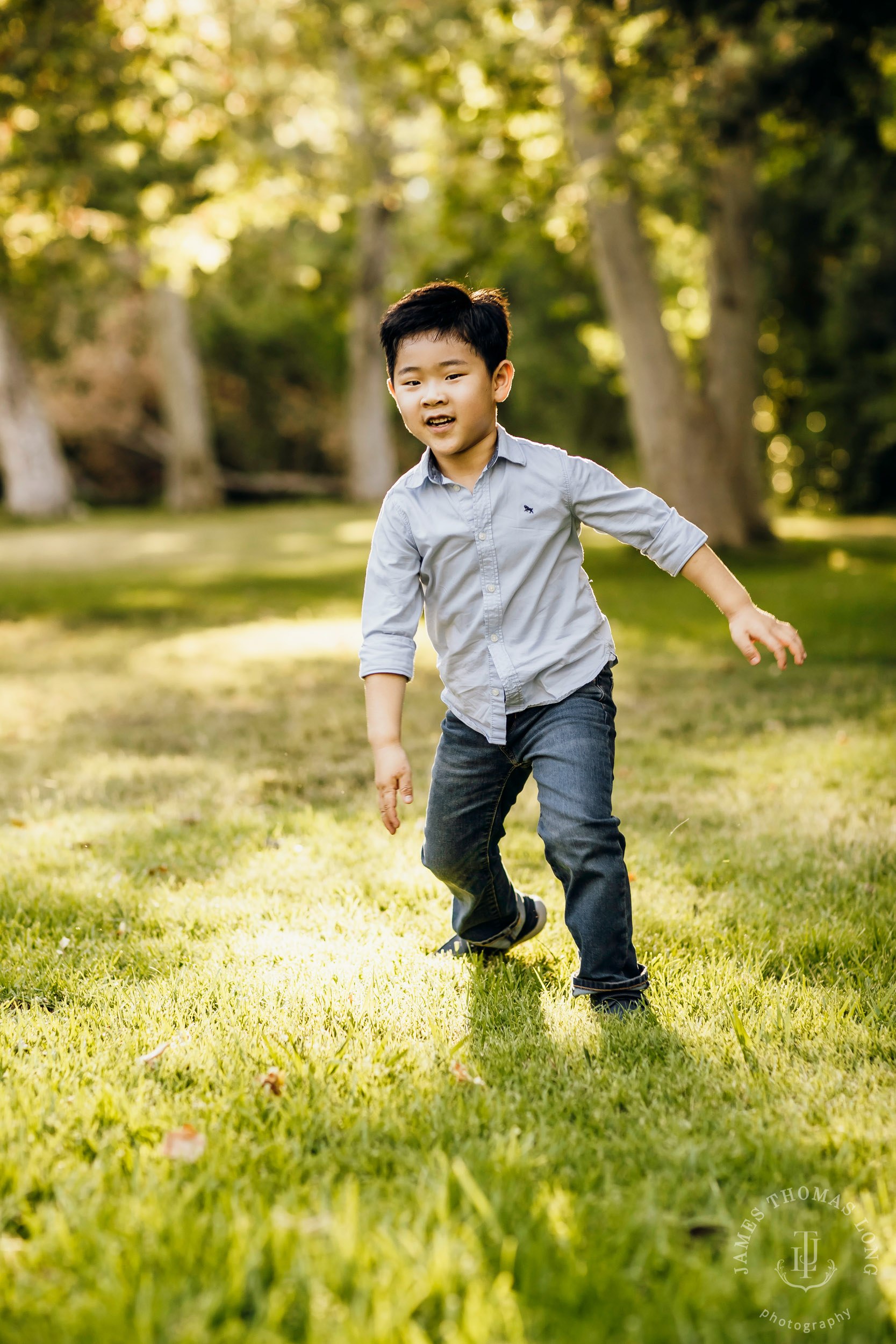 Family photography session by Snoqualmie family photographer James Thomas Long Photography