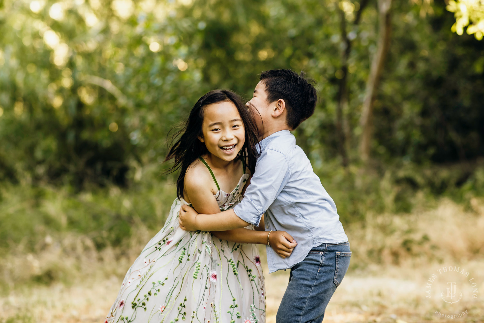 Family photography session by Snoqualmie family photographer James Thomas Long Photography