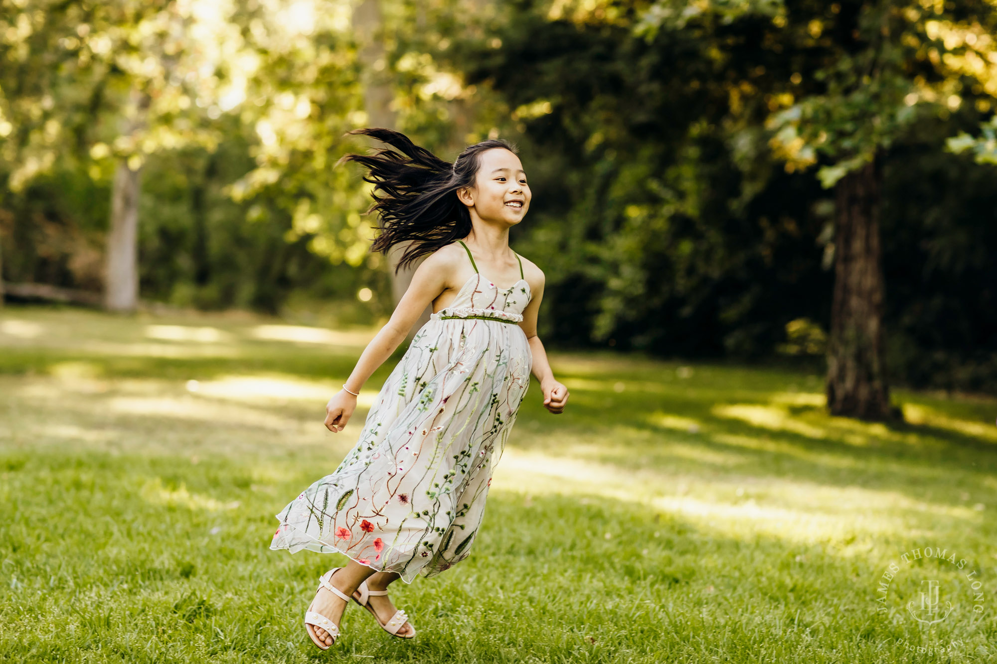 Family photography session by Snoqualmie family photographer James Thomas Long Photography