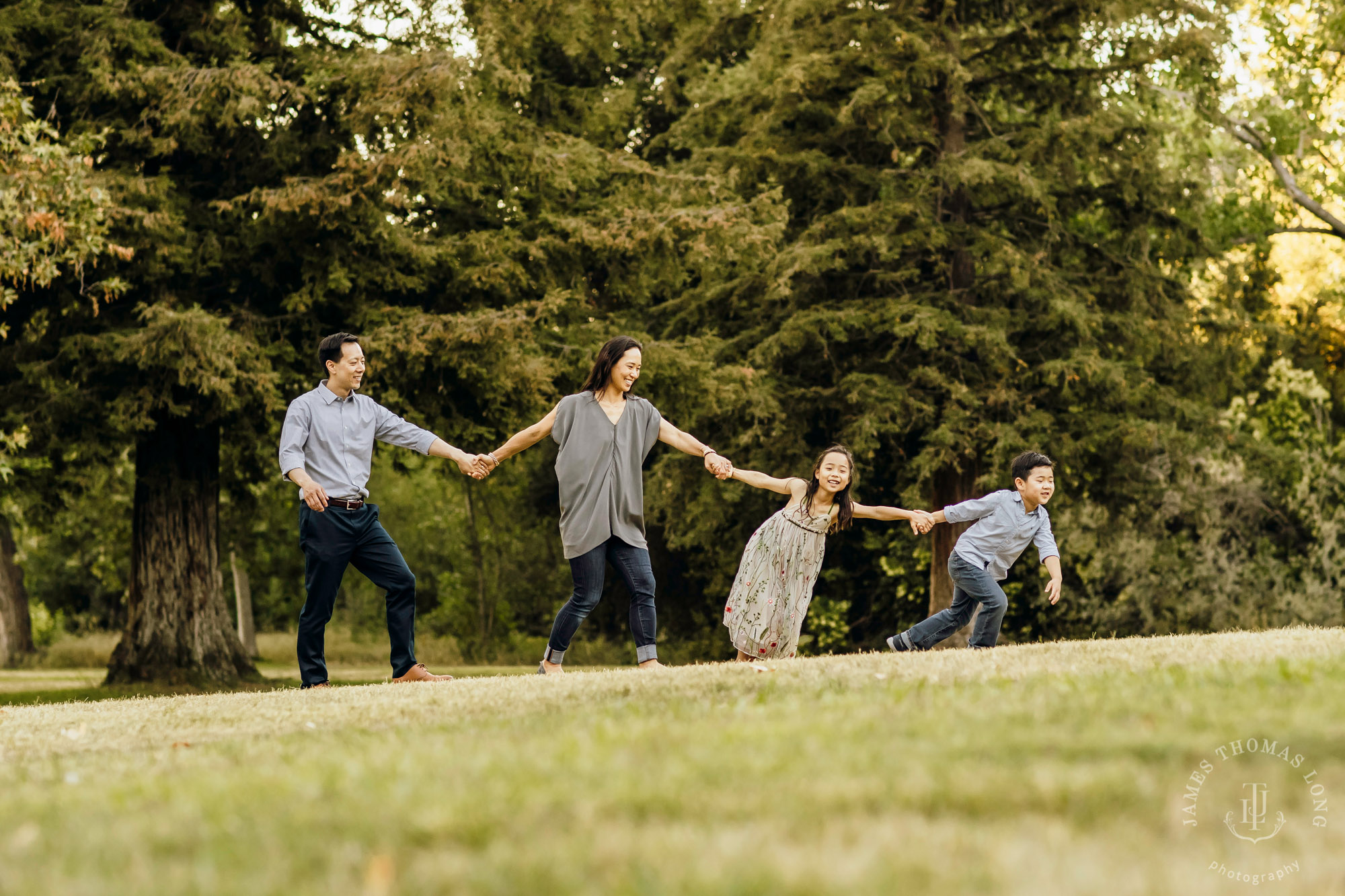 Family photography session by Snoqualmie family photographer James Thomas Long Photography