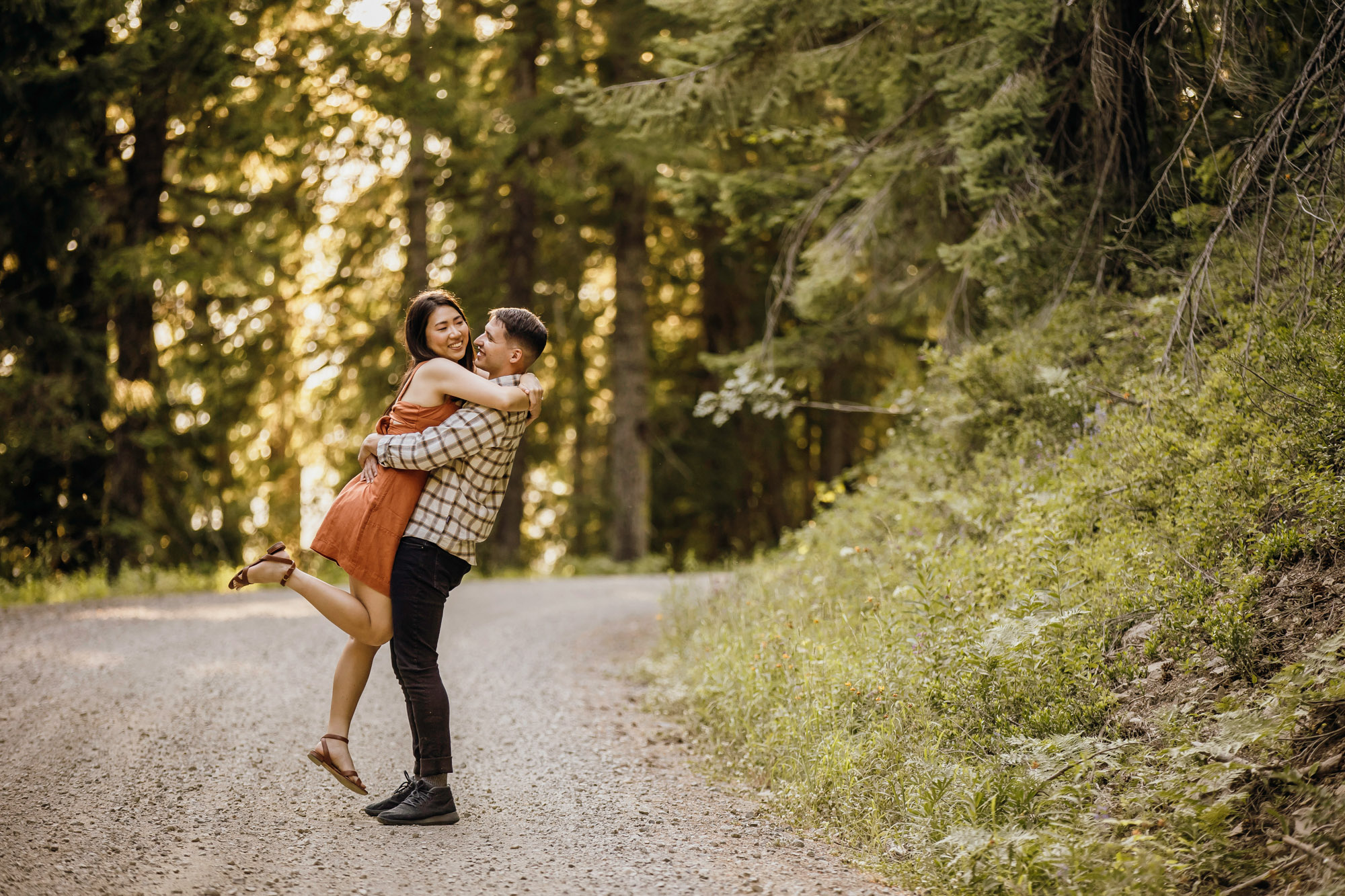 Snoqualmie Pass adventure engagement session by Snoqualmie wedding photographer James Thomas Long Photography