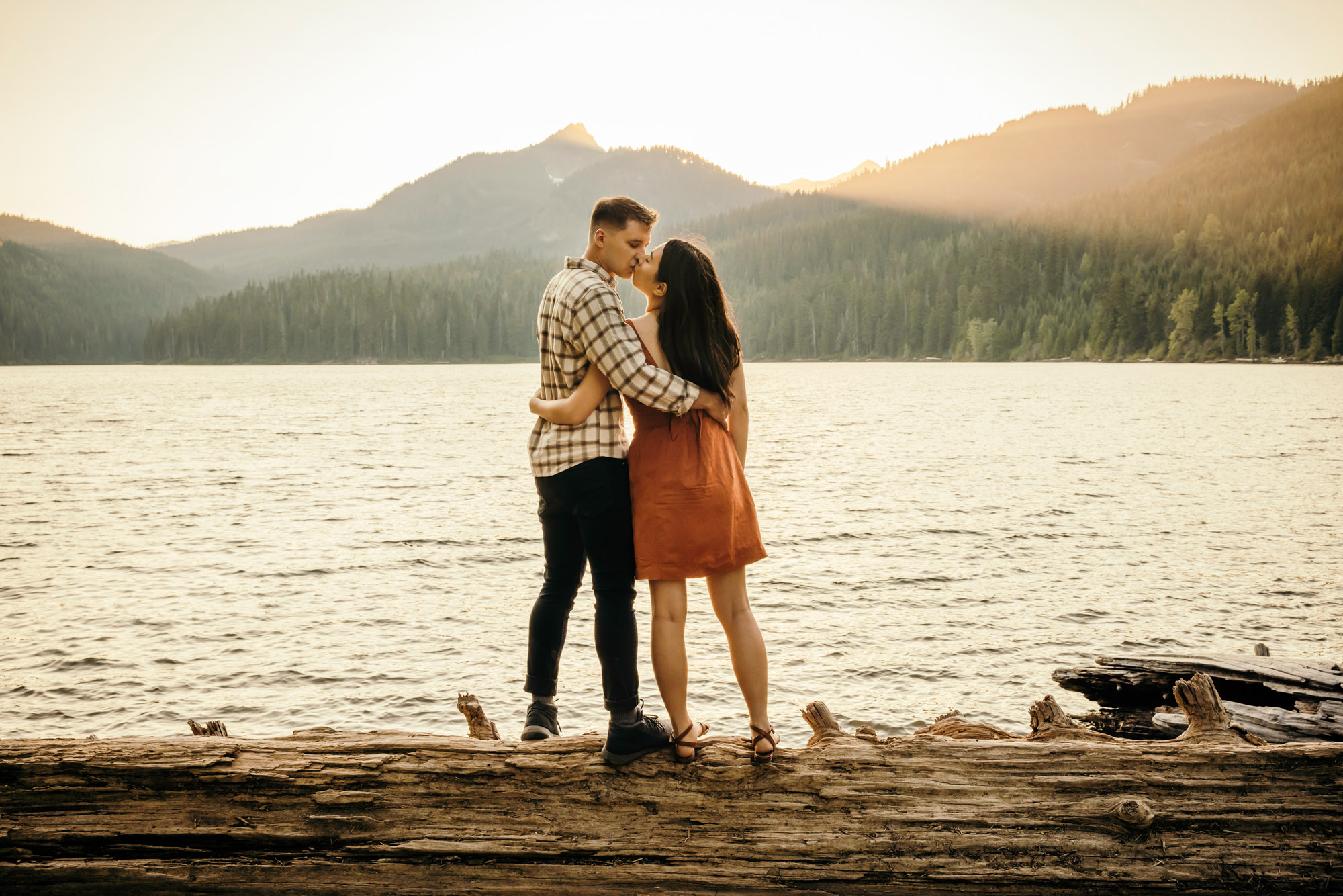 Snoqualmie Pass adventure engagement session by Snoqualmie wedding photographer James Thomas Long Photography