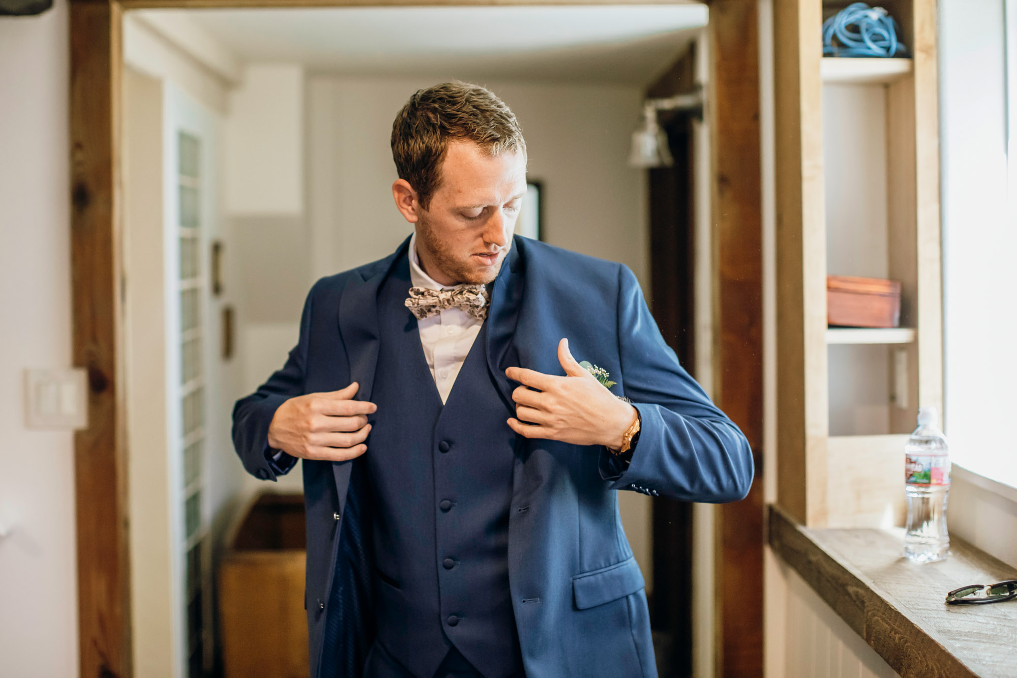 Griffin House, Hood River OR wedding by Snoqualmie wedding photographer James Thomas Long Photography