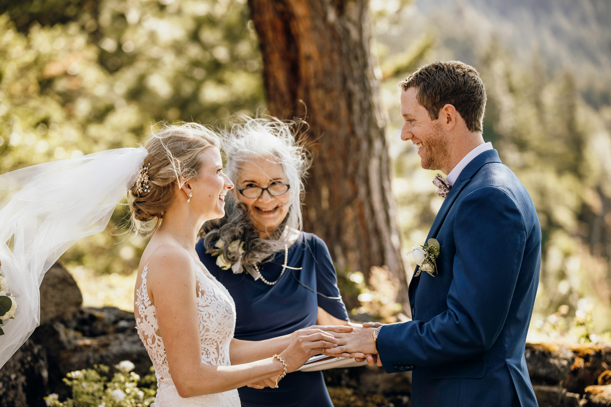 Griffin House, Hood River OR wedding by Snoqualmie wedding photographer James Thomas Long Photography