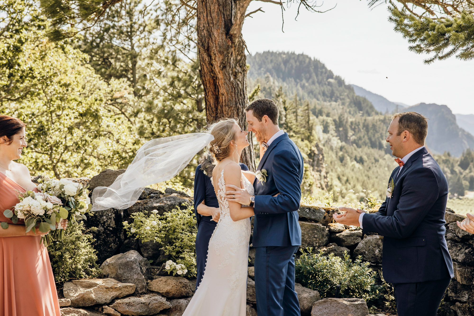 Griffin House, Hood River OR wedding by Snoqualmie wedding photographer James Thomas Long Photography