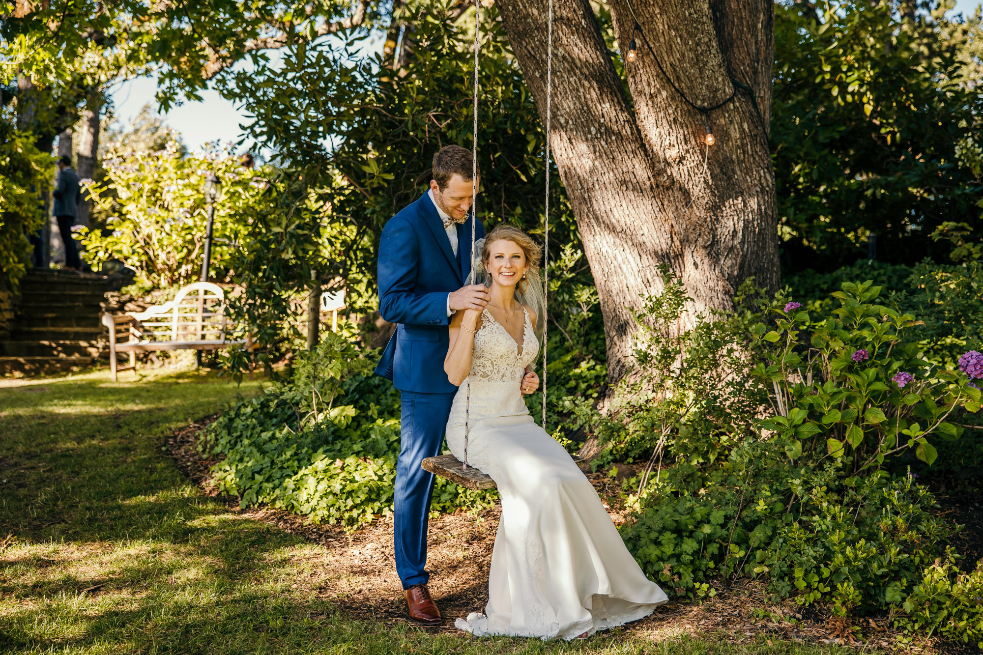 Griffin House, Hood River OR wedding by Snoqualmie wedding photographer James Thomas Long Photography