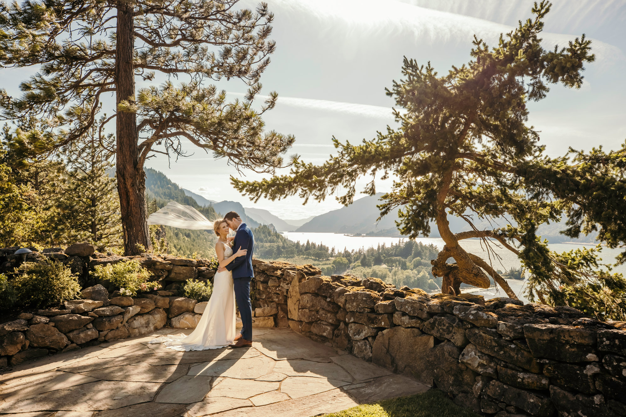 Griffin House, Hood River OR wedding by Snoqualmie wedding photographer James Thomas Long Photography