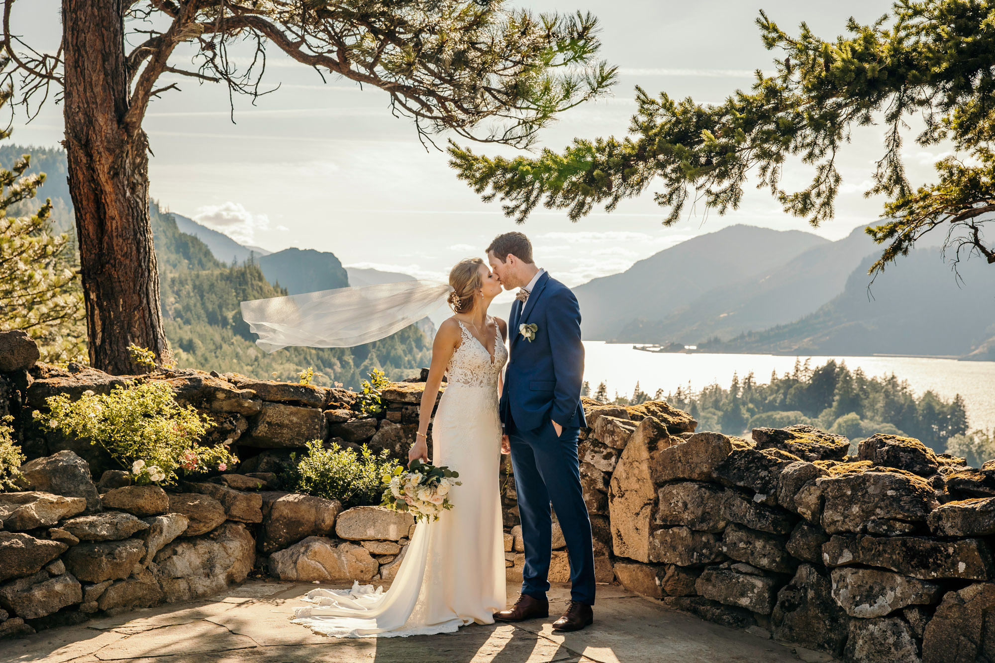 Griffin House, Hood River OR wedding by Snoqualmie wedding photographer James Thomas Long Photography