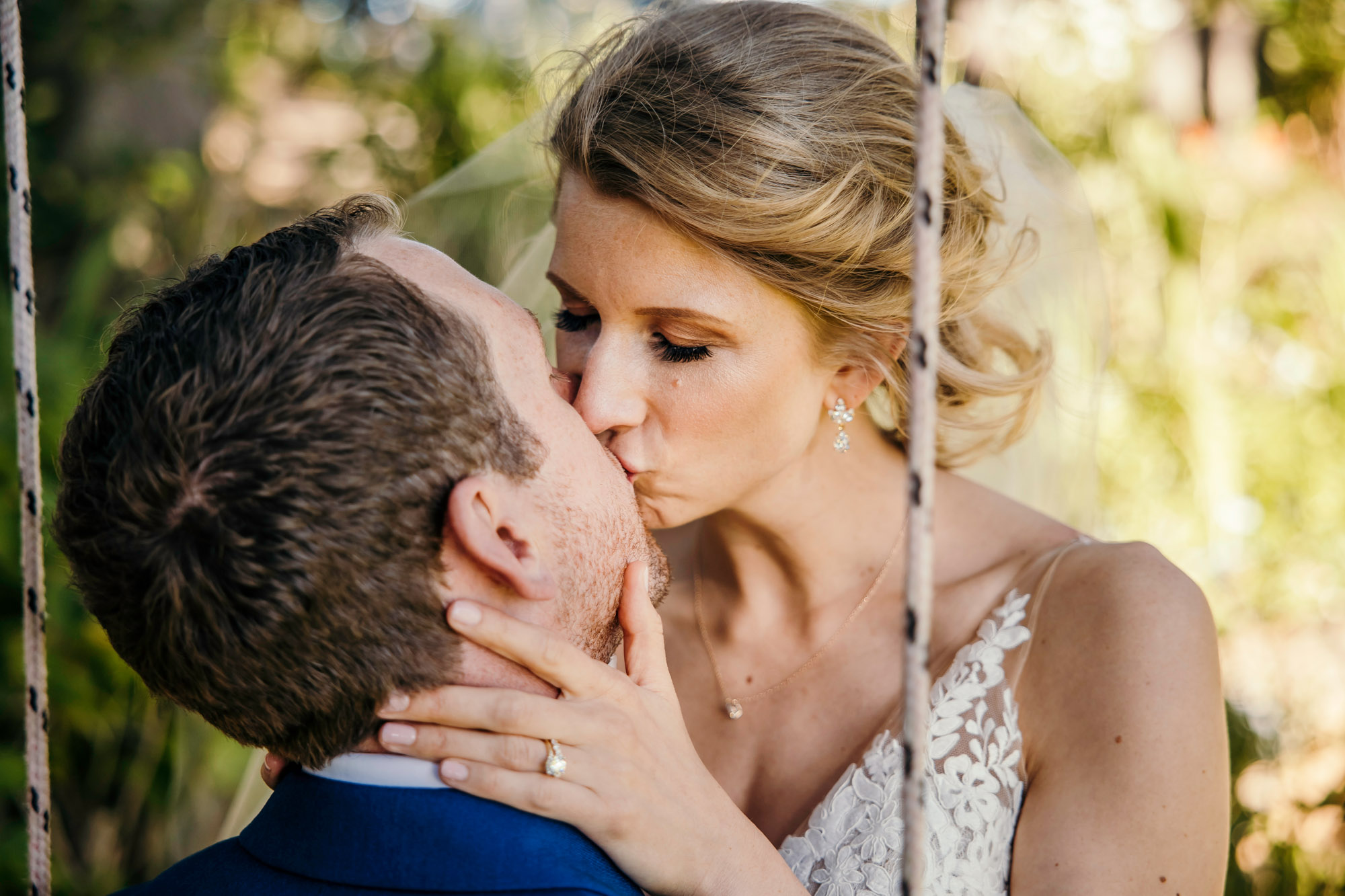 Griffin House, Hood River OR wedding by Snoqualmie wedding photographer James Thomas Long Photography