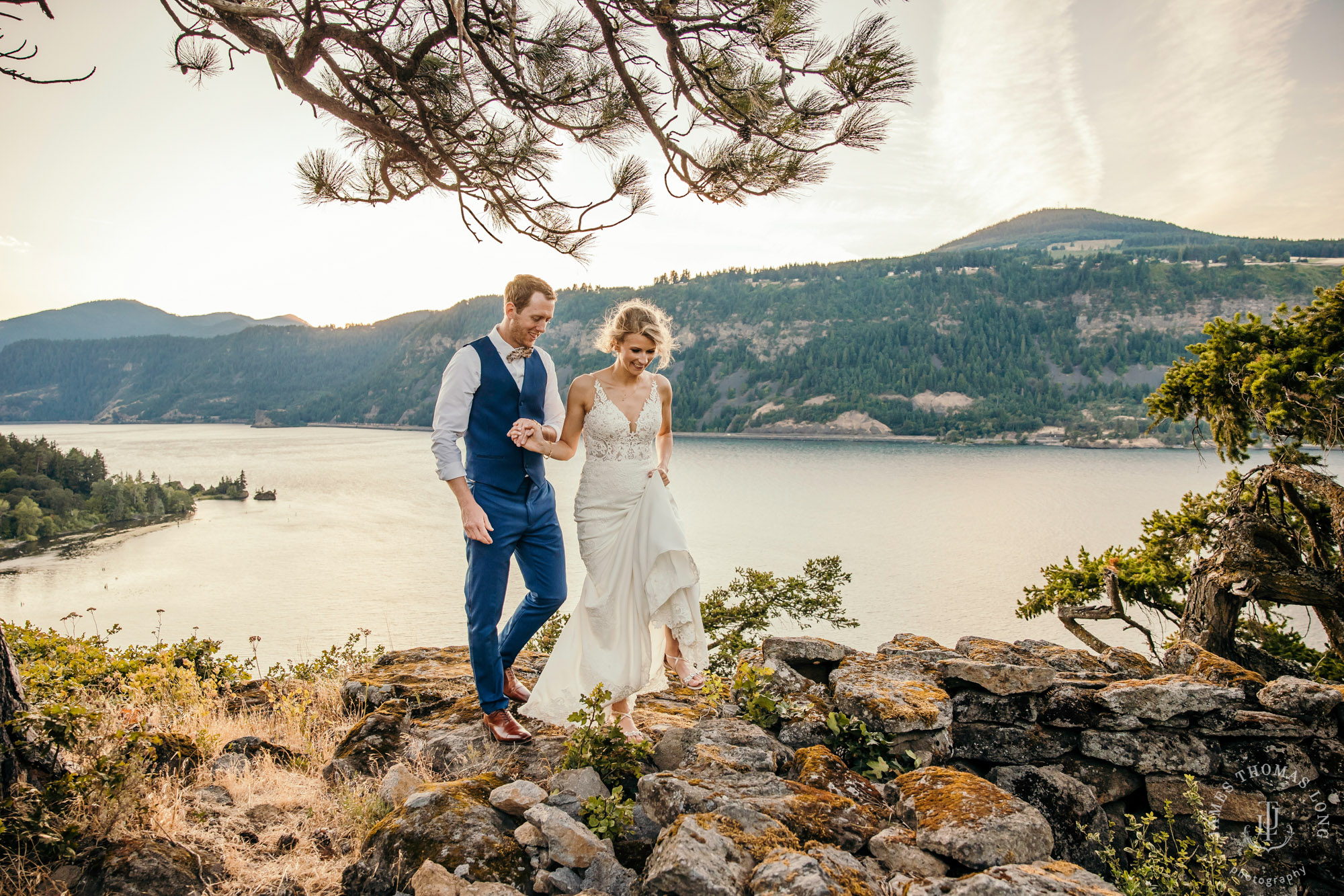 Griffin House, Hood River OR wedding by Snoqualmie wedding photographer James Thomas Long Photography