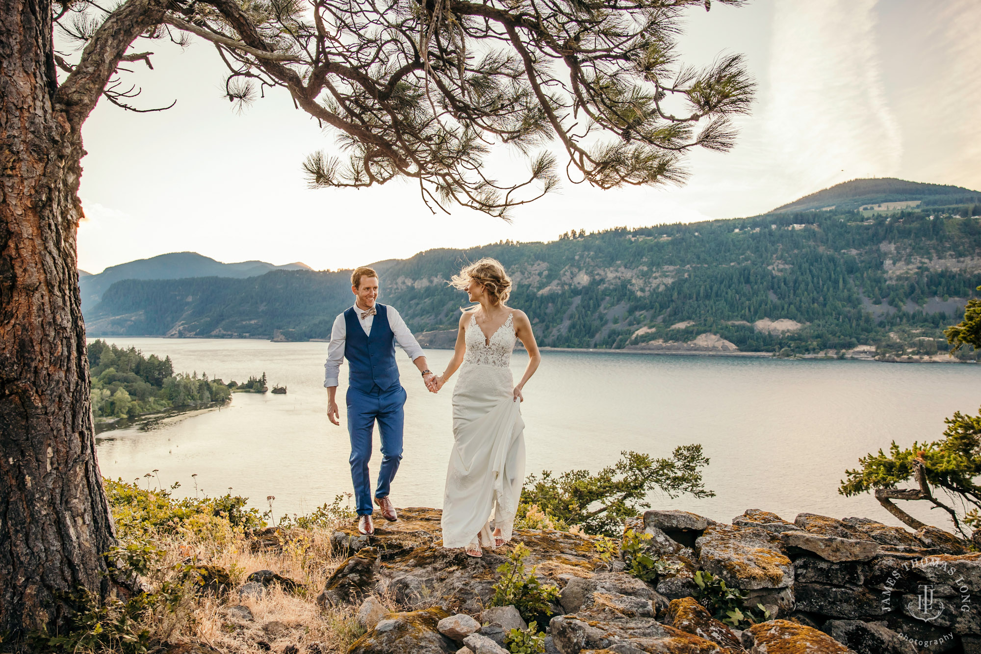 Griffin House, Hood River OR wedding by Snoqualmie wedding photographer James Thomas Long Photography