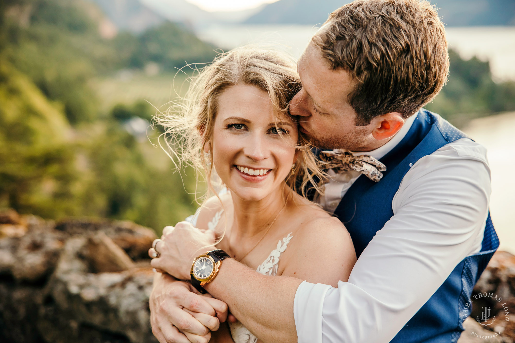 Griffin House, Hood River OR wedding by Snoqualmie wedding photographer James Thomas Long Photography