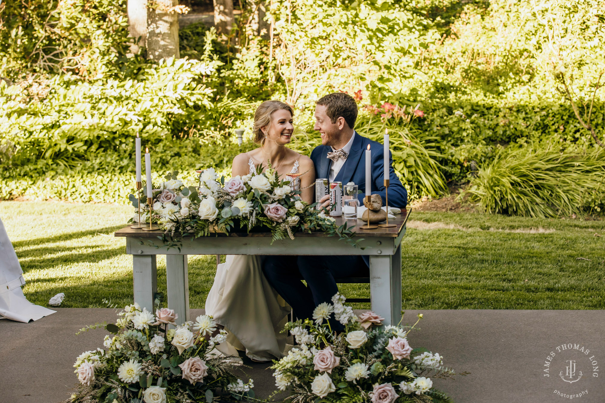 Griffin House, Hood River OR wedding by Snoqualmie wedding photographer James Thomas Long Photography