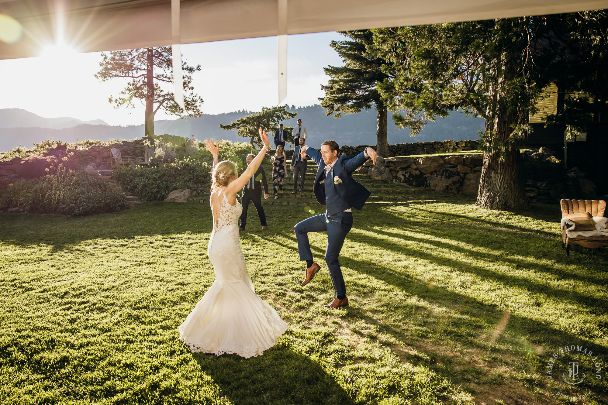 Griffin House, Hood River OR wedding by Snoqualmie wedding photographer James Thomas Long Photography