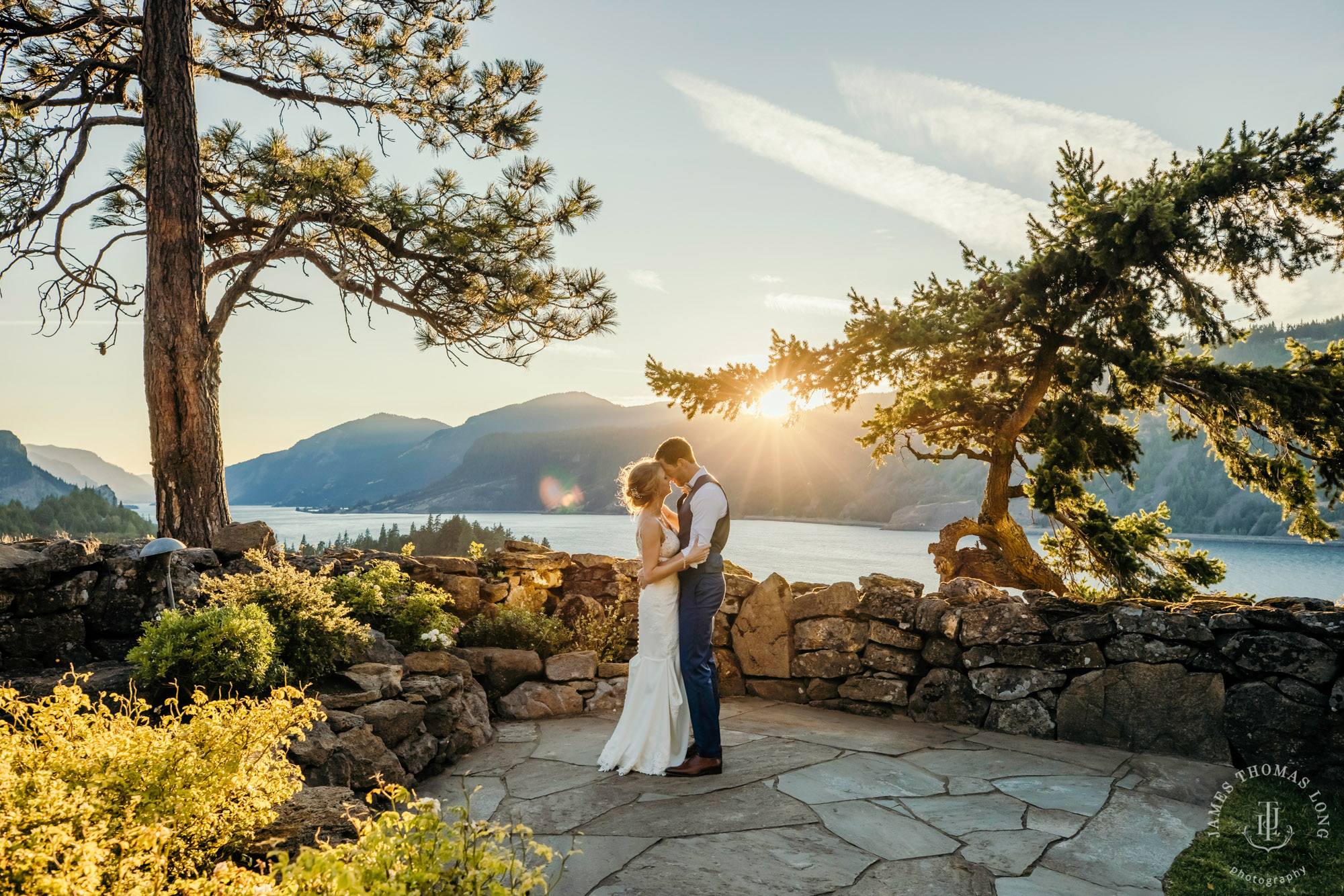 Griffin House, Hood River OR wedding by Snoqualmie wedding photographer James Thomas Long Photography