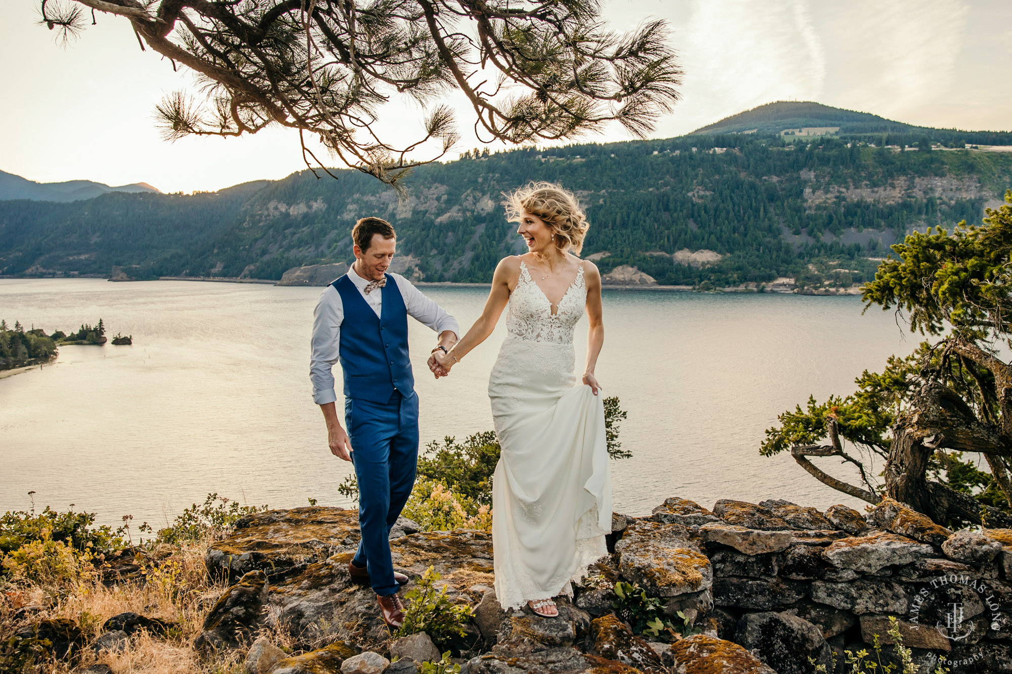 Griffin House, Hood River OR wedding by Snoqualmie wedding photographer James Thomas Long Photography