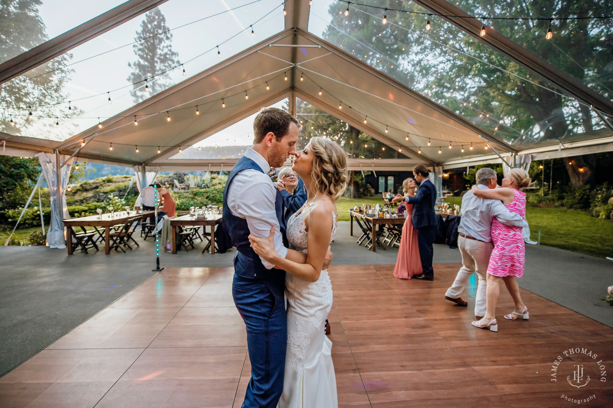 Griffin House, Hood River OR wedding by Snoqualmie wedding photographer James Thomas Long Photography