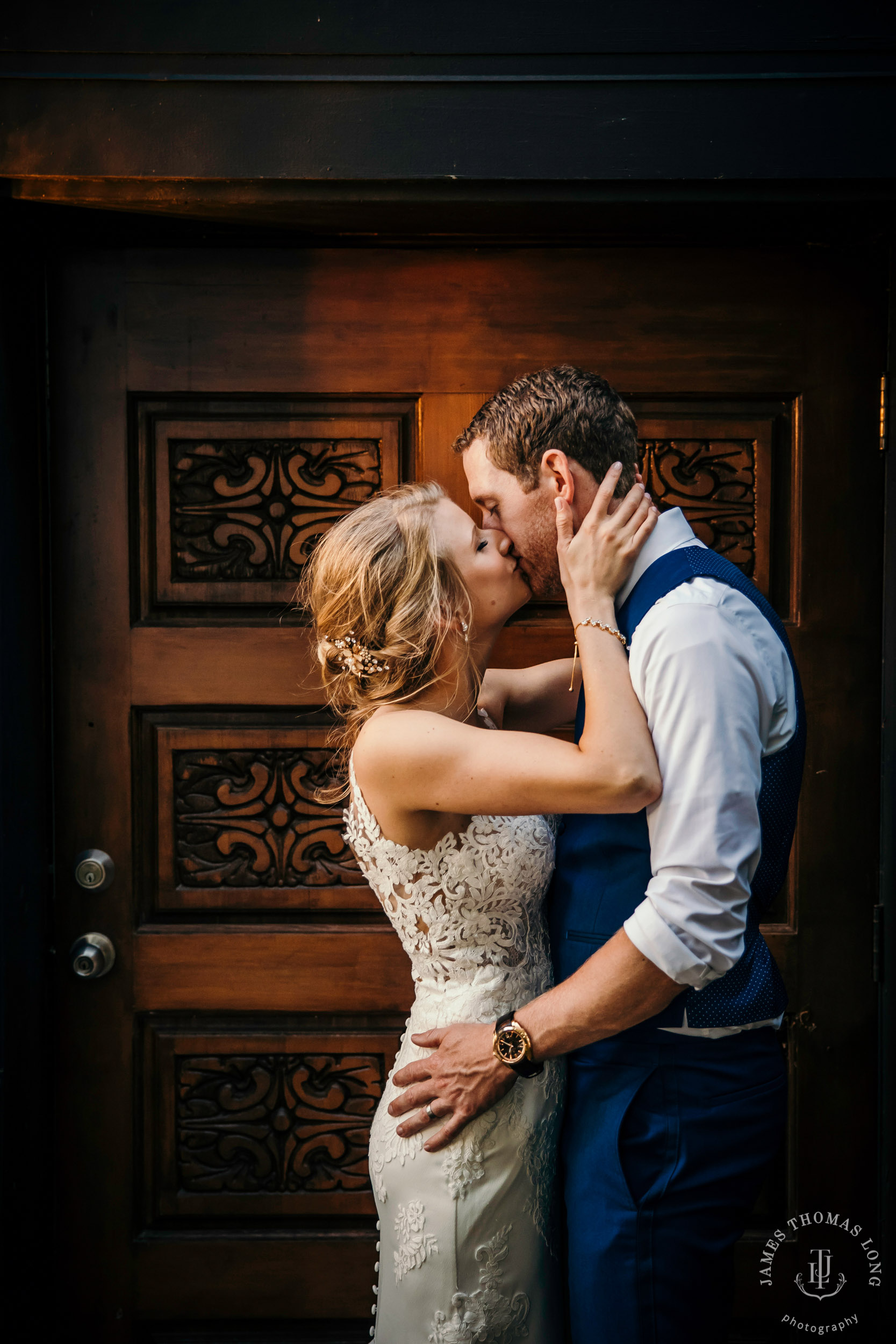 Griffin House, Hood River OR wedding by Snoqualmie wedding photographer James Thomas Long Photography