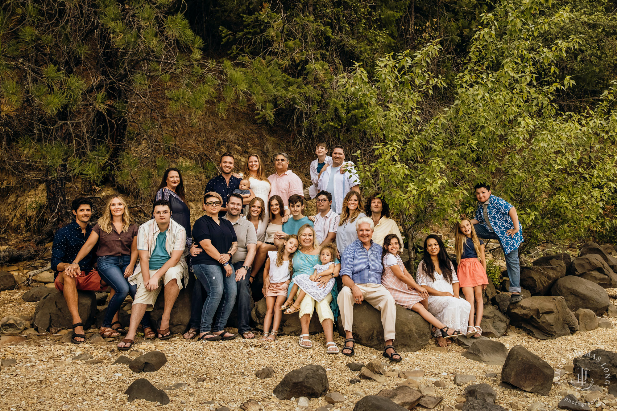 Large family photography session by Snoqualmie Family Photographer James Thomas Long Photography