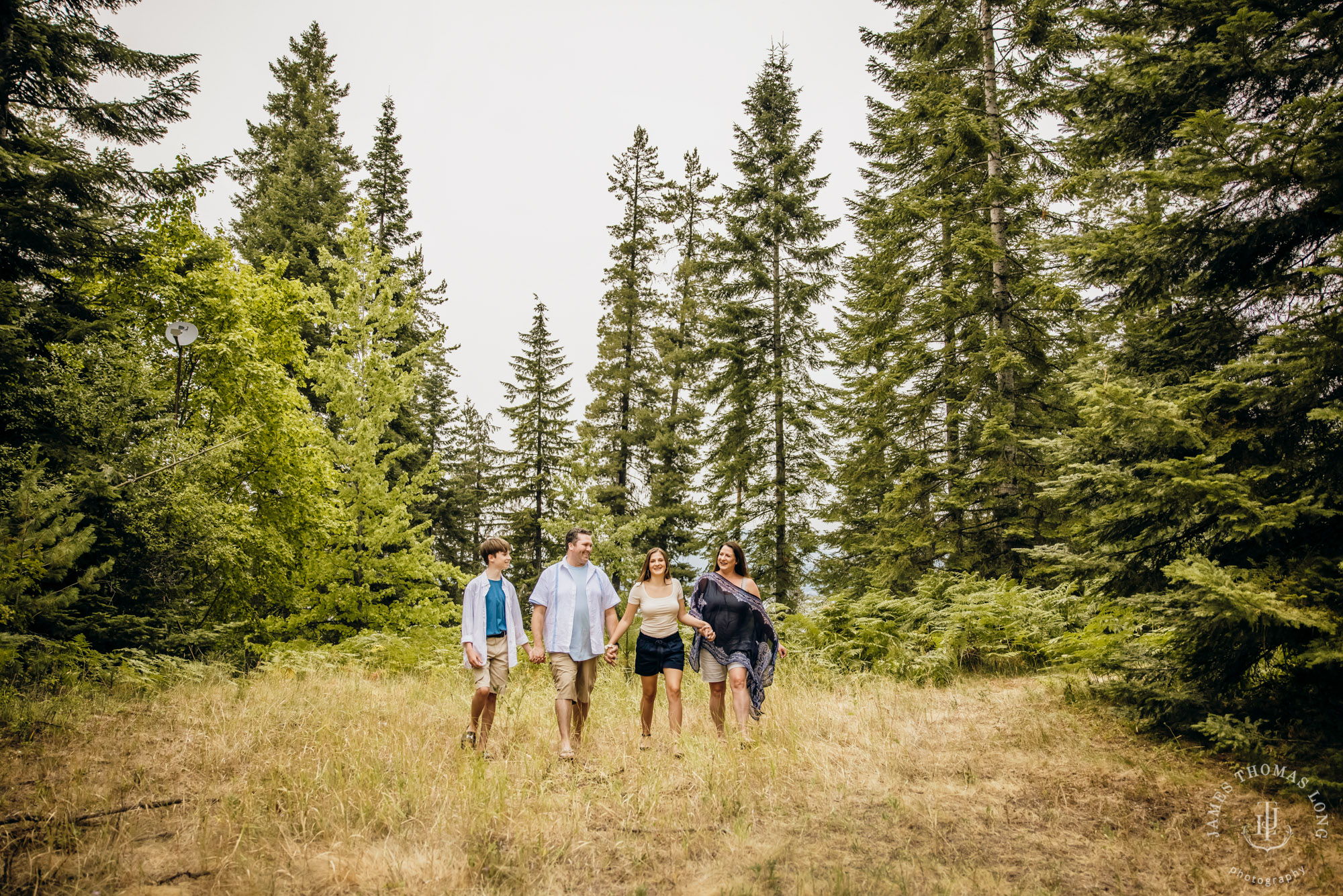 Large family photography session by Snoqualmie Family Photographer James Thomas Long Photography