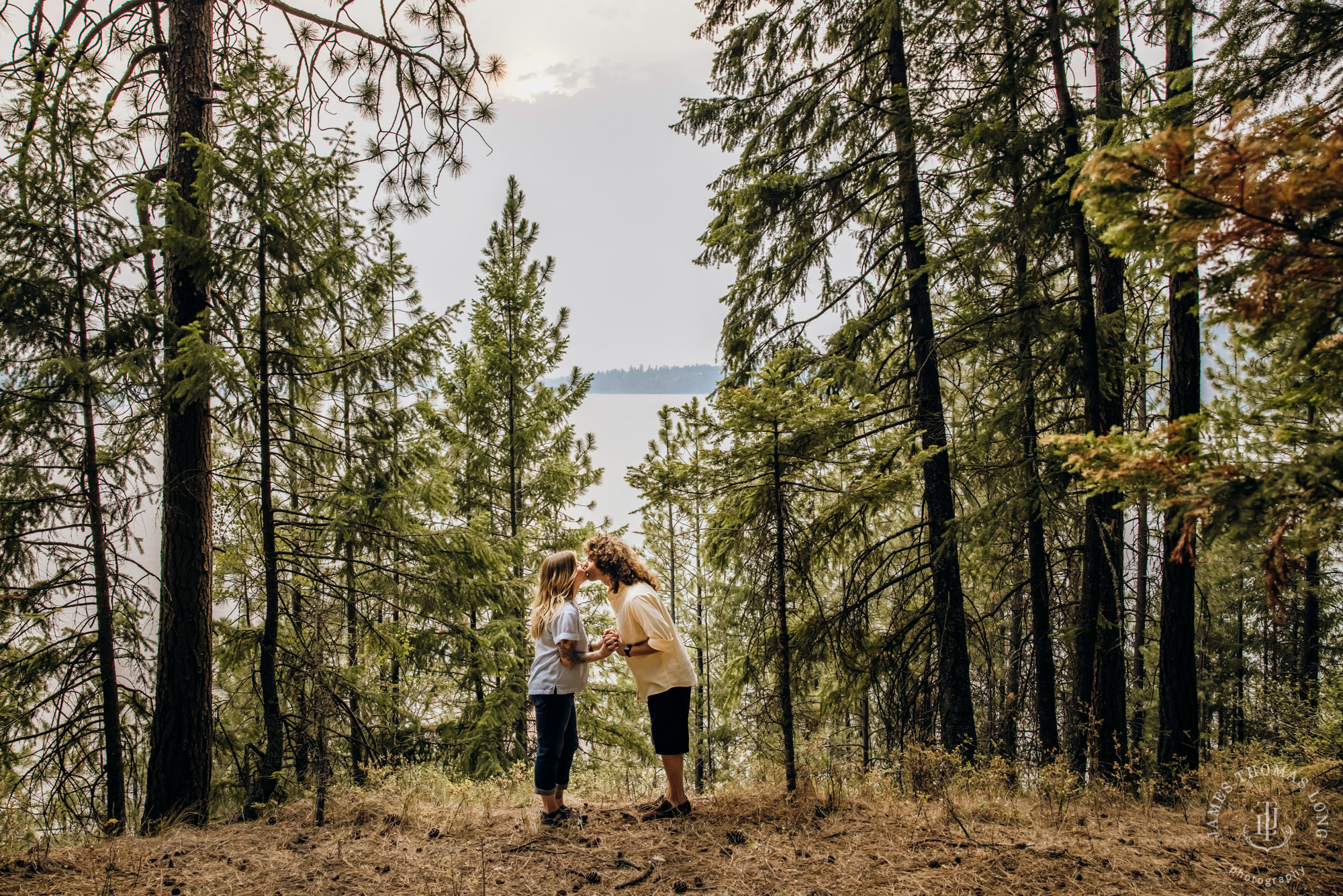 Large family photography session by Snoqualmie Family Photographer James Thomas Long Photography