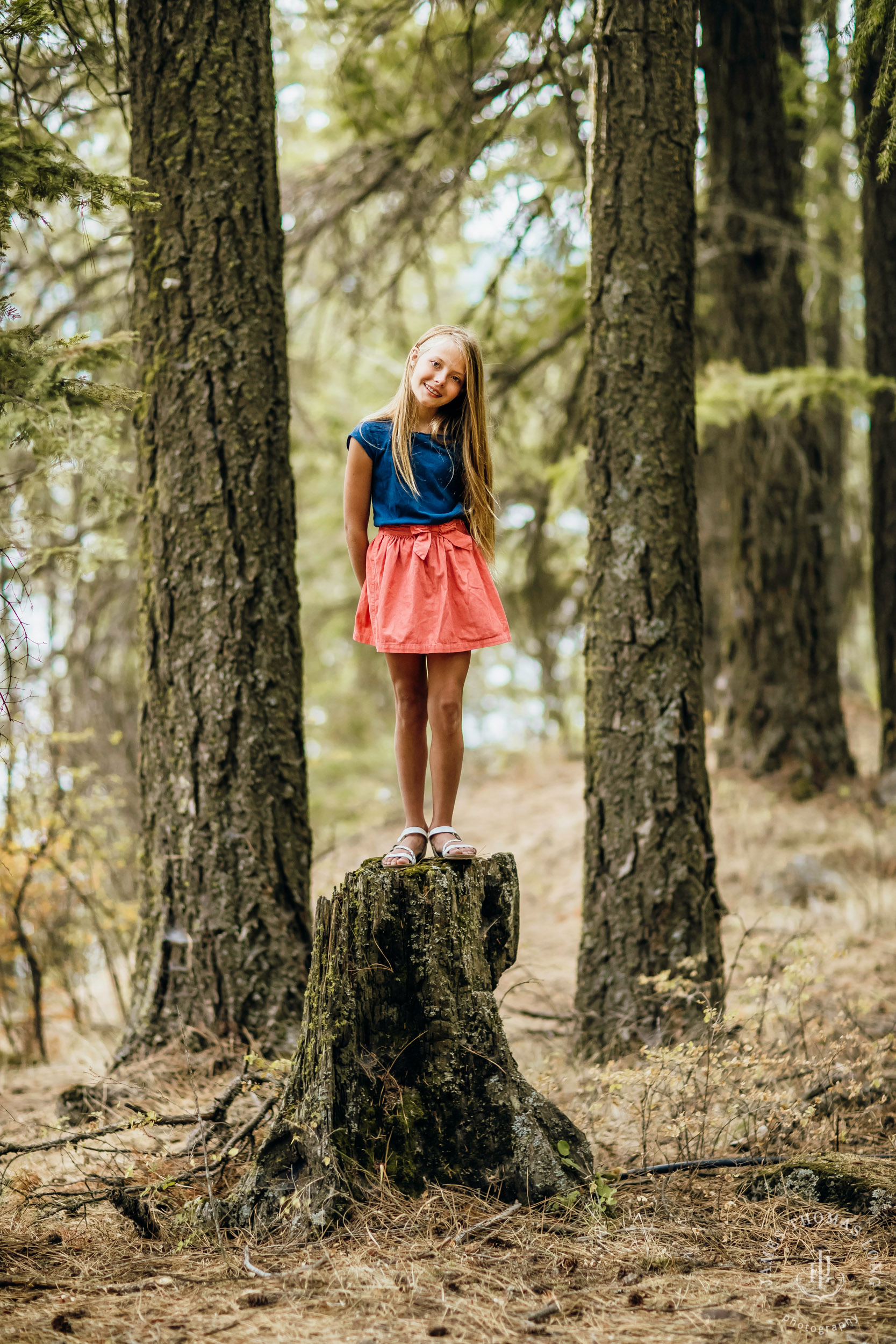 Large family photography session by Snoqualmie Family Photographer James Thomas Long Photography