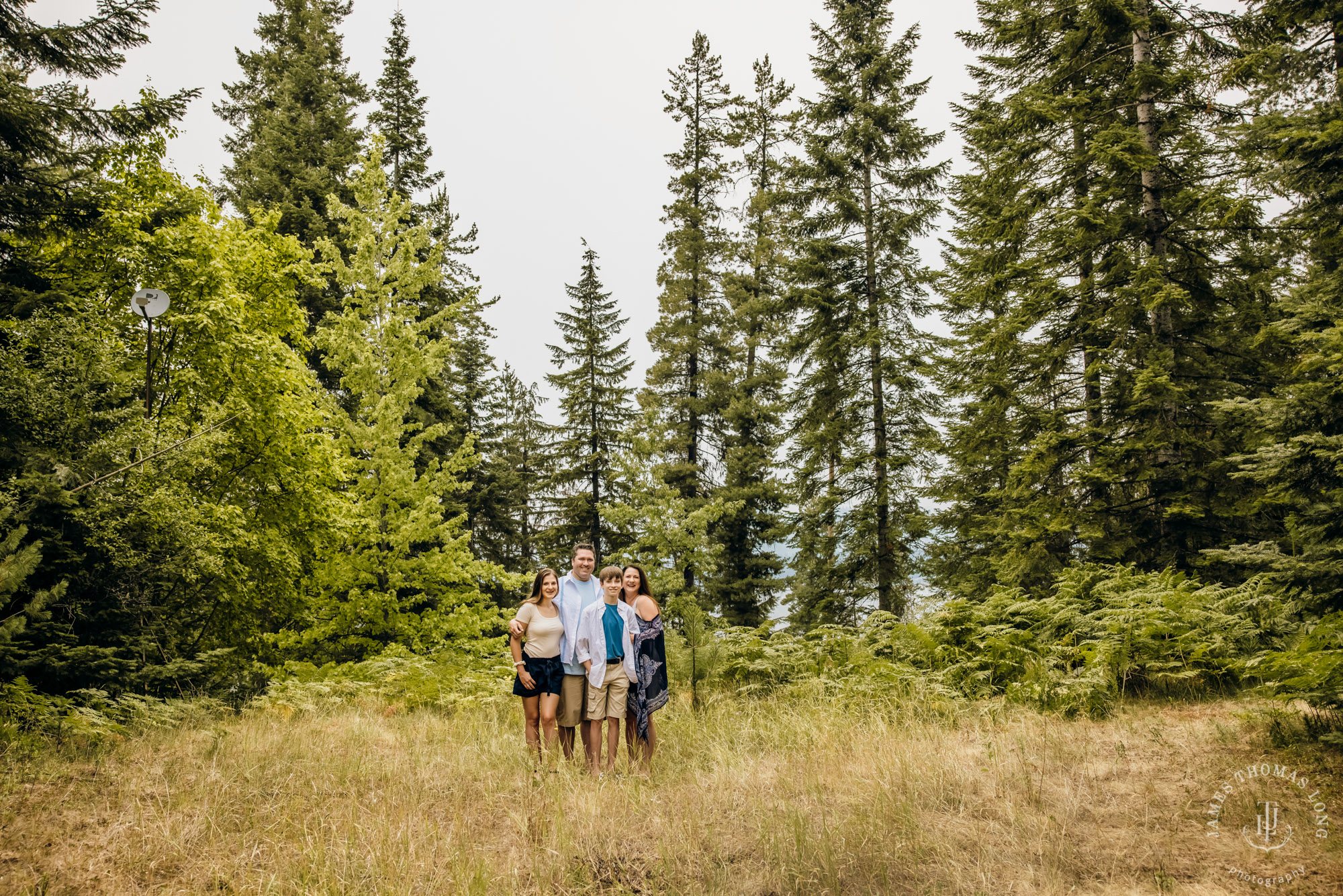 Large family photography session by Snoqualmie Family Photographer James Thomas Long Photography