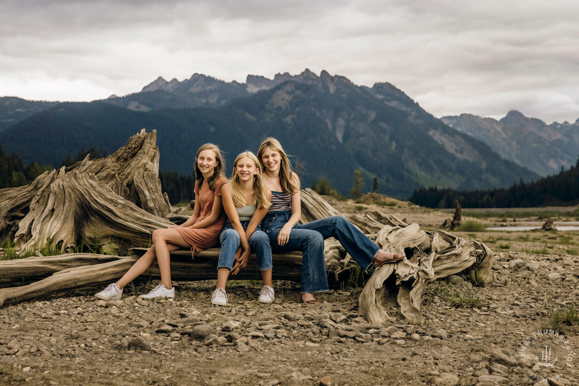 Snoqualmie Cascade Mountain family photography session by Snoqualmie family photographer James Thomas Long Photography