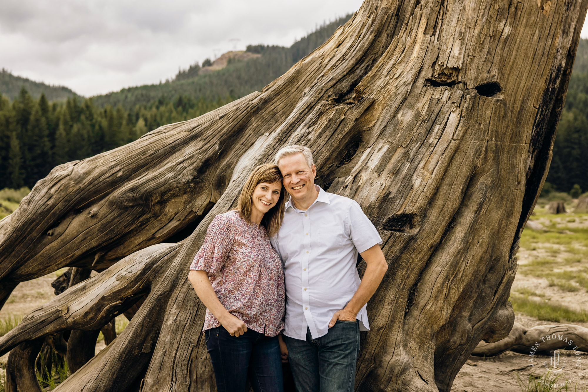 Snoqualmie Cascade Mountain family photography session by Snoqualmie family photographer James Thomas Long Photography