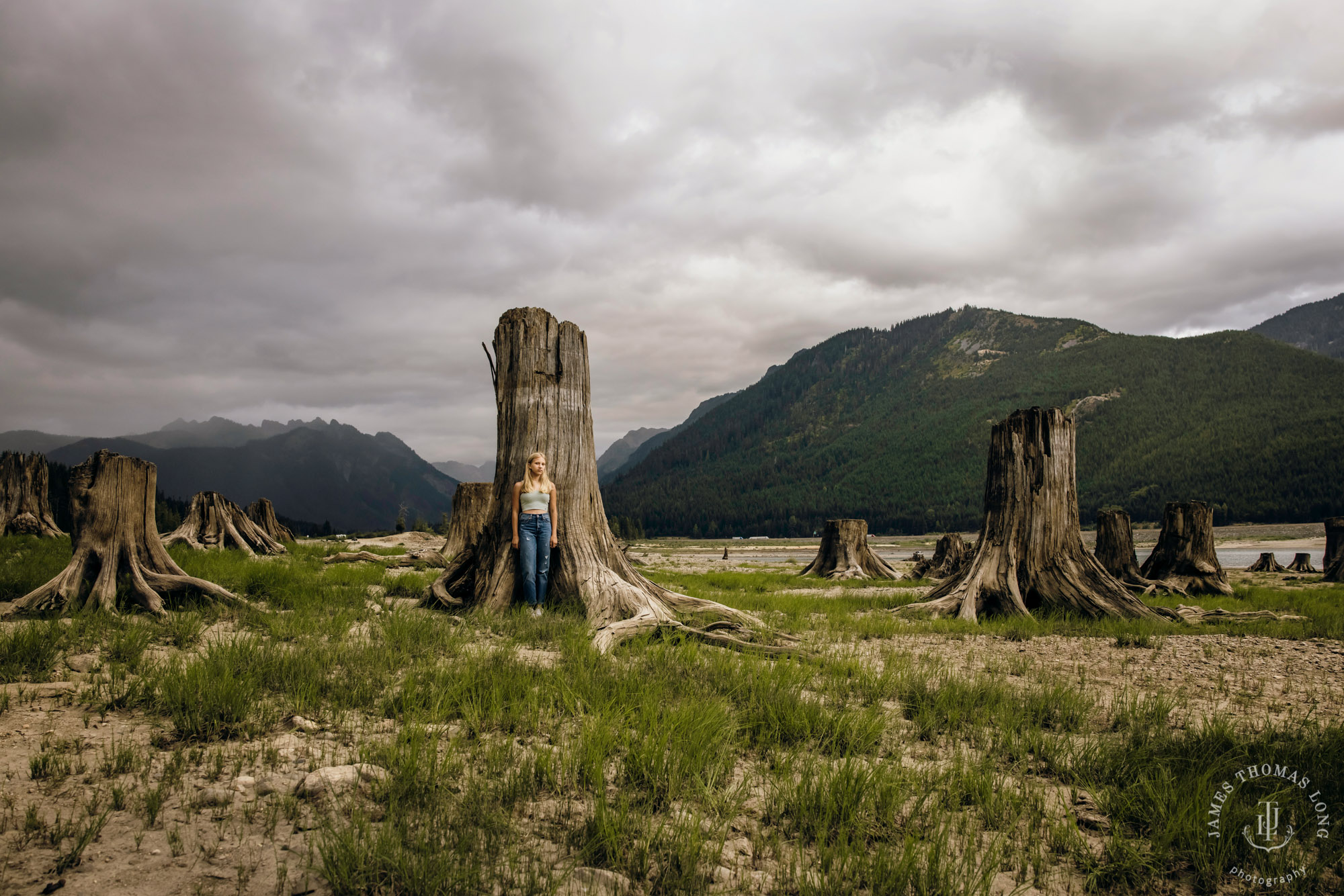 Snoqualmie Cascade Mountain family photography session by Snoqualmie family photographer James Thomas Long Photography