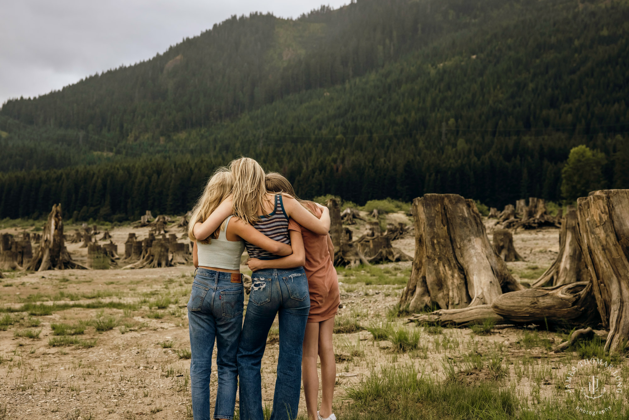 Snoqualmie Cascade Mountain family photography session by Snoqualmie family photographer James Thomas Long Photography