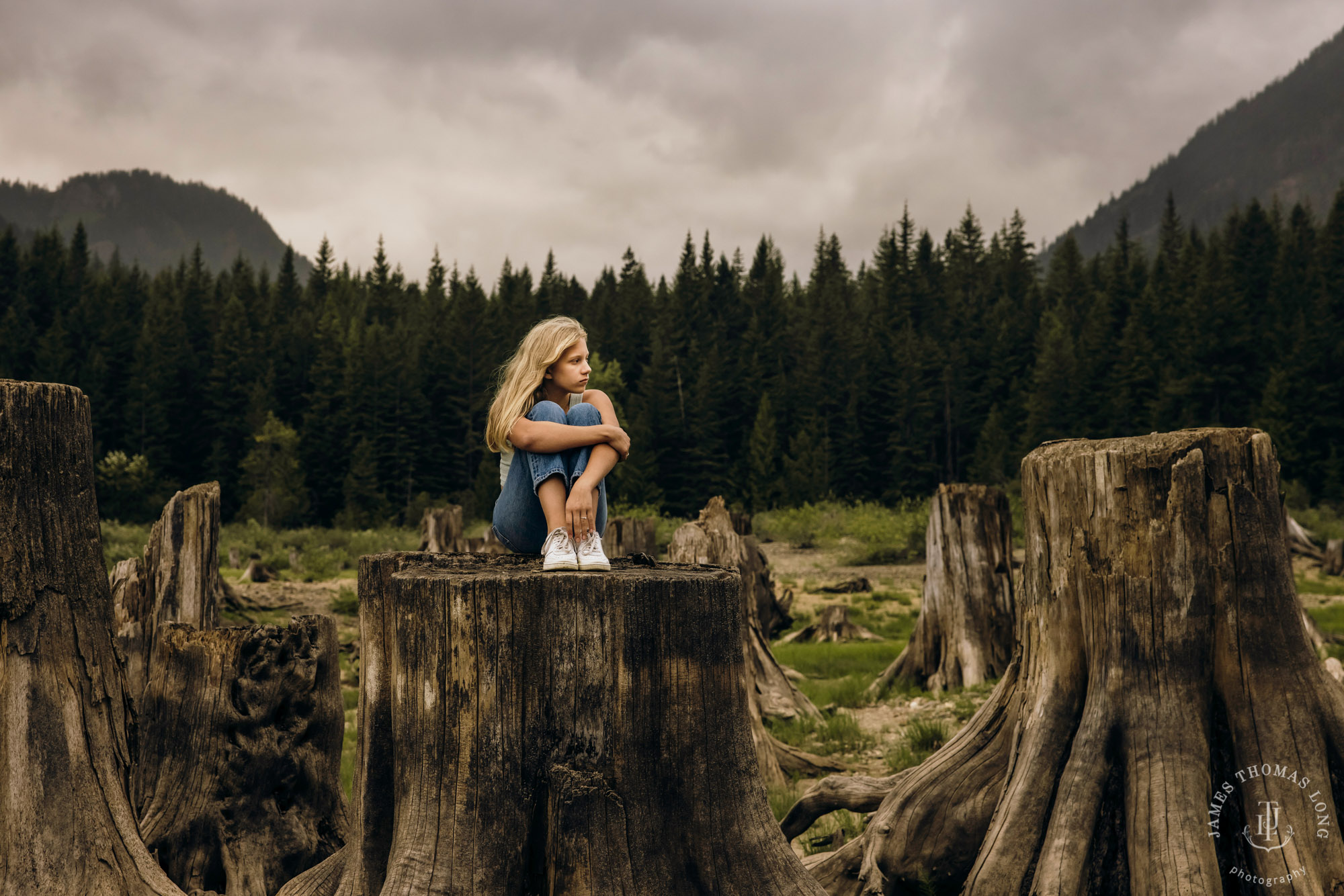 Snoqualmie Cascade Mountain family photography session by Snoqualmie family photographer James Thomas Long Photography