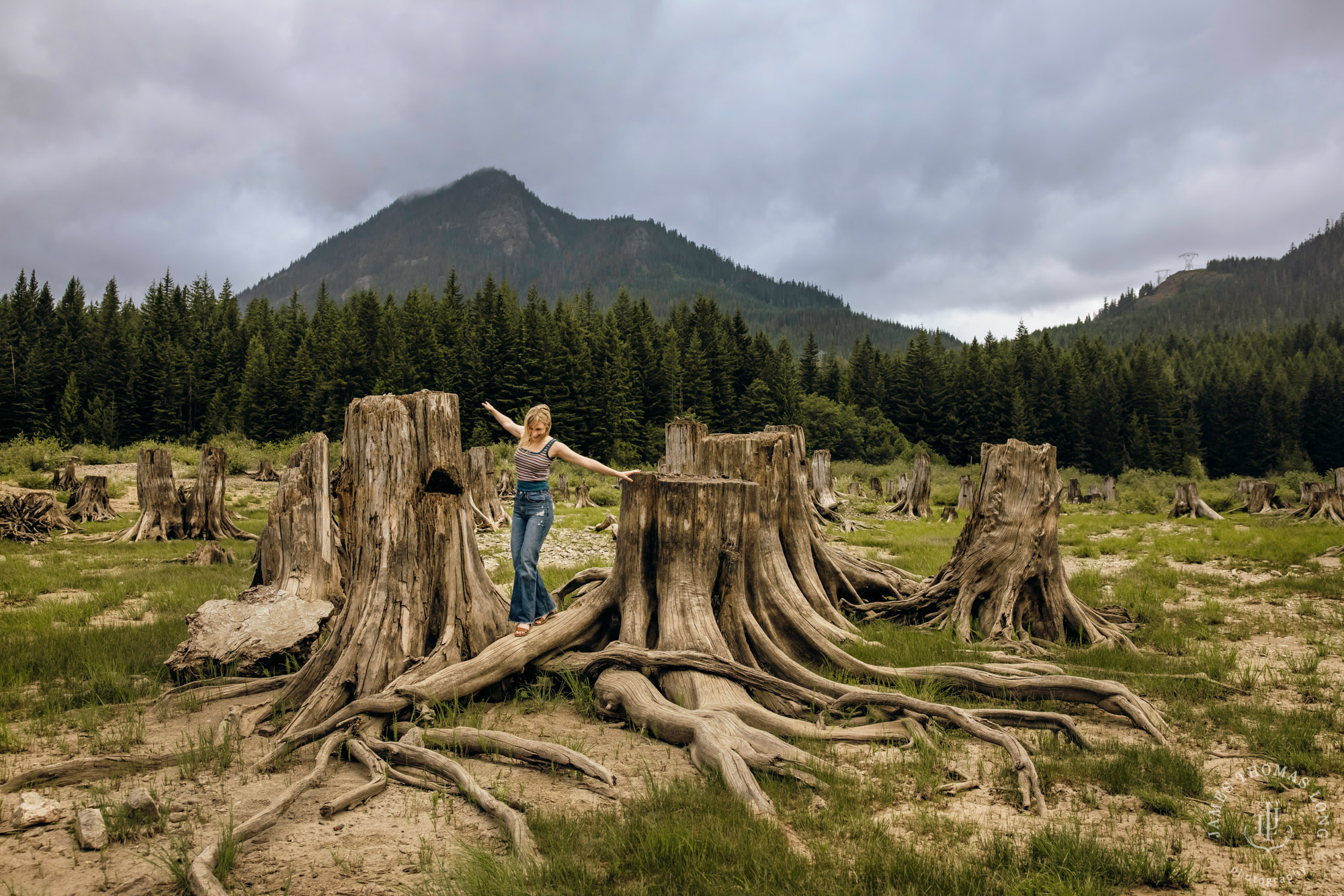 Snoqualmie Cascade Mountain family photography session by Snoqualmie family photographer James Thomas Long Photography