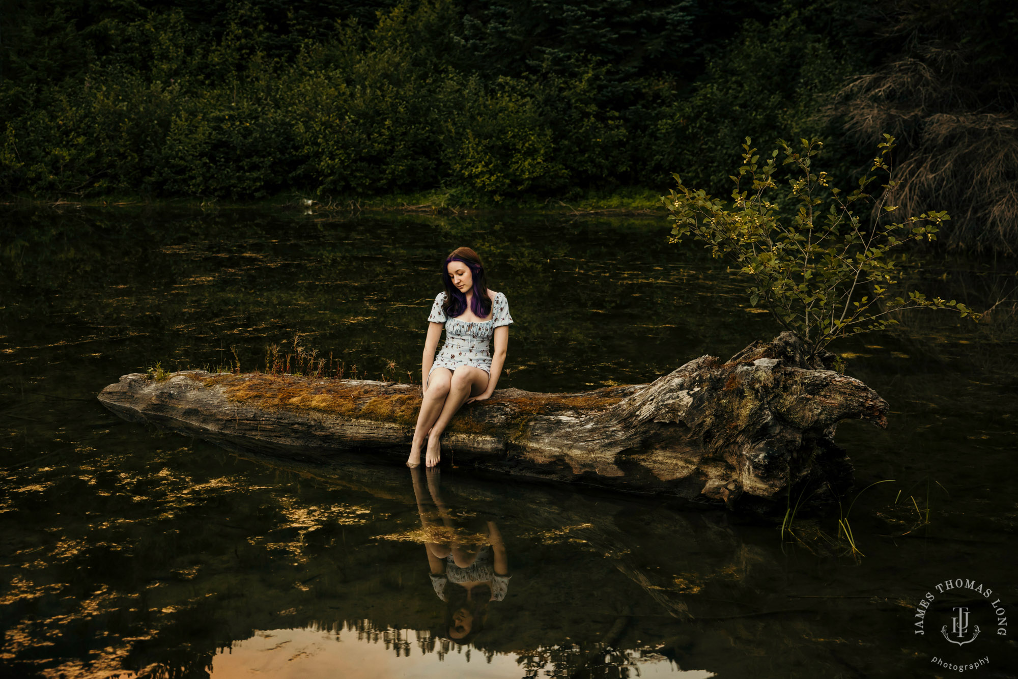 Snoqualmie Pass senior portrait session by James Thomas Long Photography