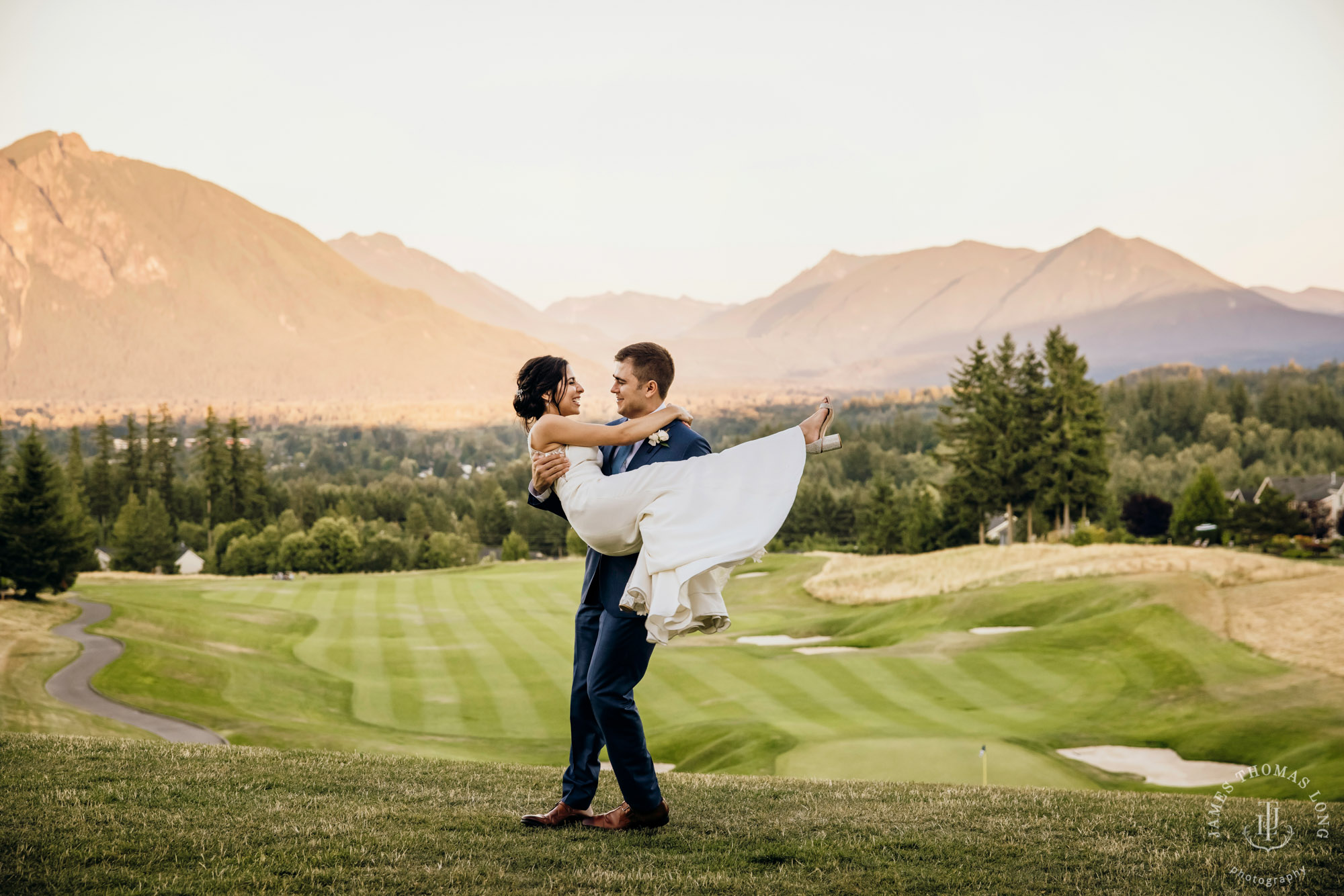 The Club at Snoqualmie Ridge wedding by Snoqualmie Wedding Photographer James Thomas Long Photography