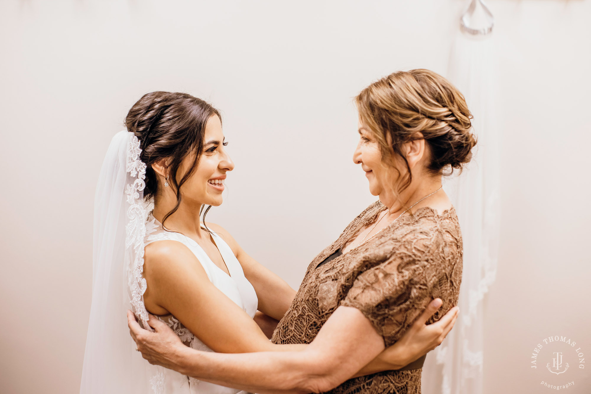 The Club at Snoqualmie Ridge wedding by Snoqualmie Wedding Photographer James Thomas Long Photography