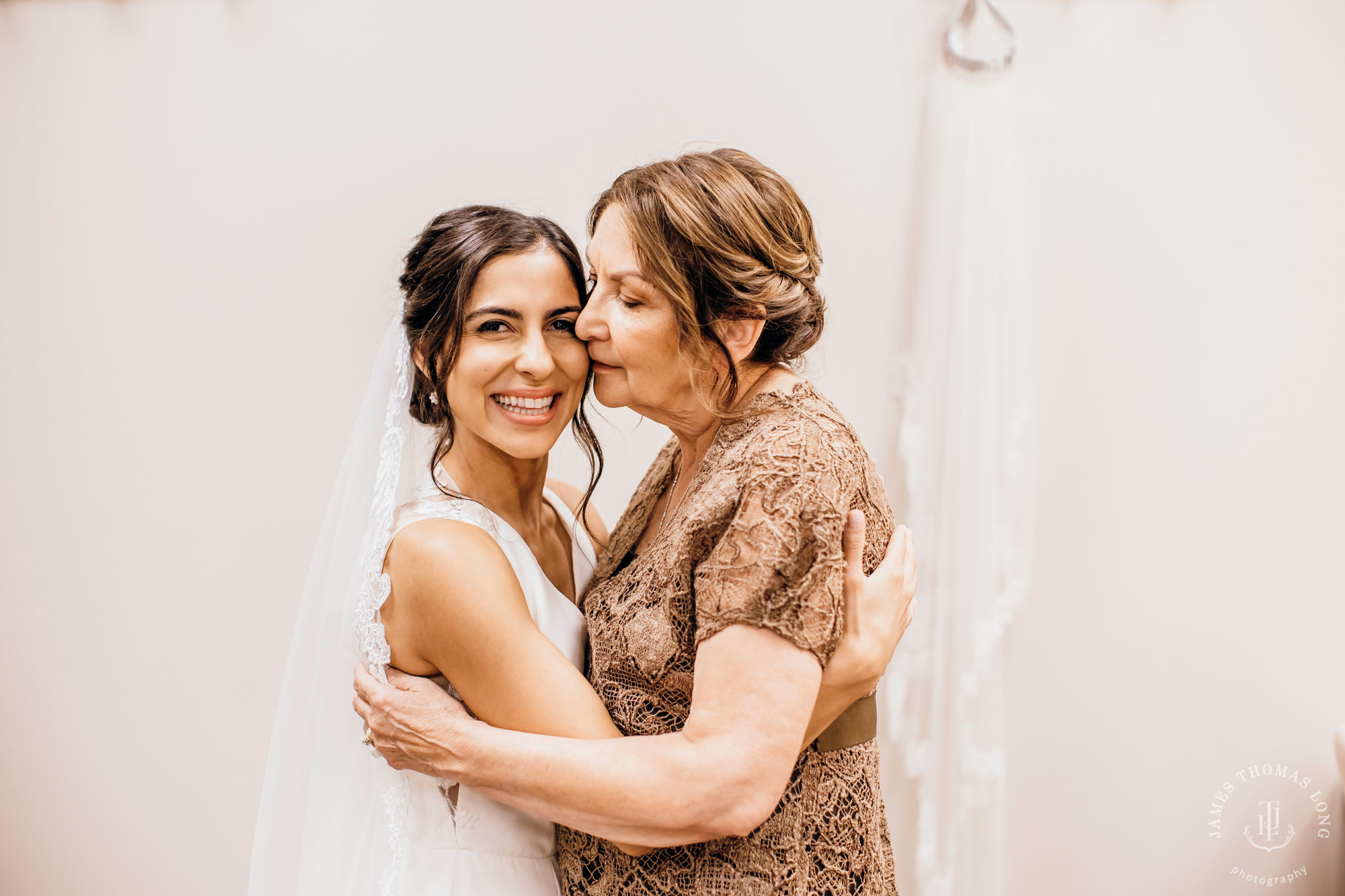 The Club at Snoqualmie Ridge wedding by Snoqualmie Wedding Photographer James Thomas Long Photography