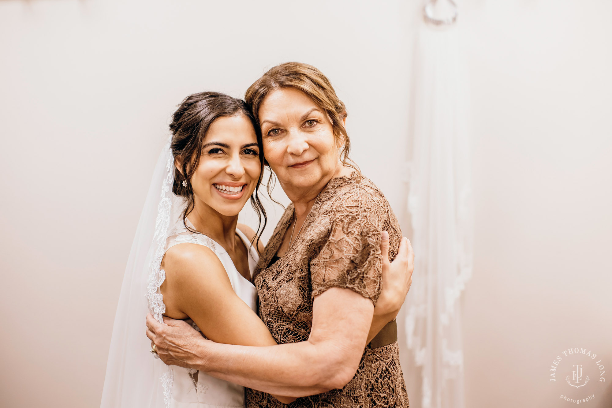 The Club at Snoqualmie Ridge wedding by Snoqualmie Wedding Photographer James Thomas Long Photography