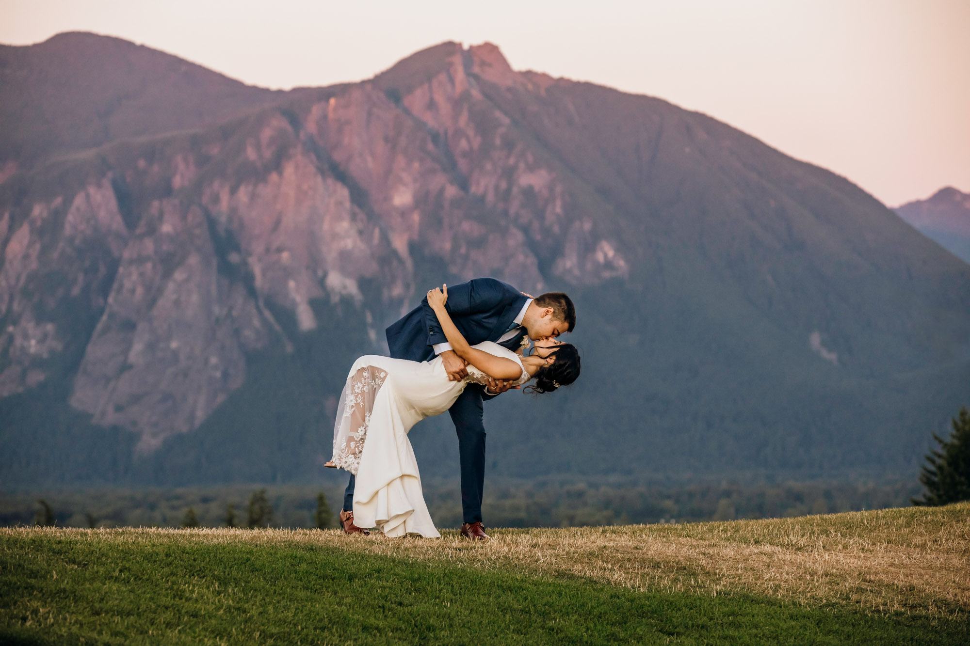 The Club at Snoqualmie Ridge wedding by Snoqualmie Wedding Photographer James Thomas Long Photography