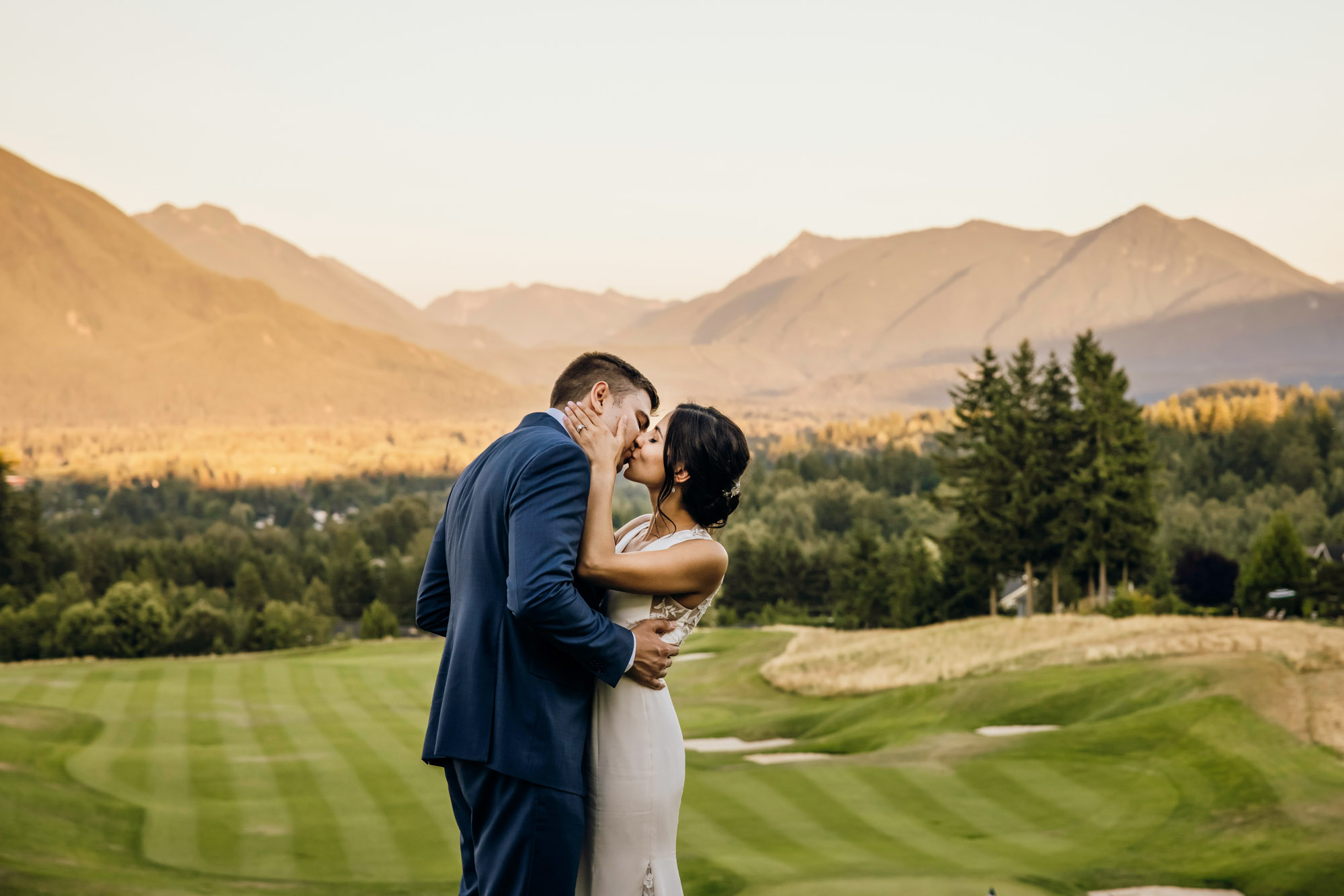 The Club at Snoqualmie Ridge wedding by Snoqualmie Wedding Photographer James Thomas Long Photography