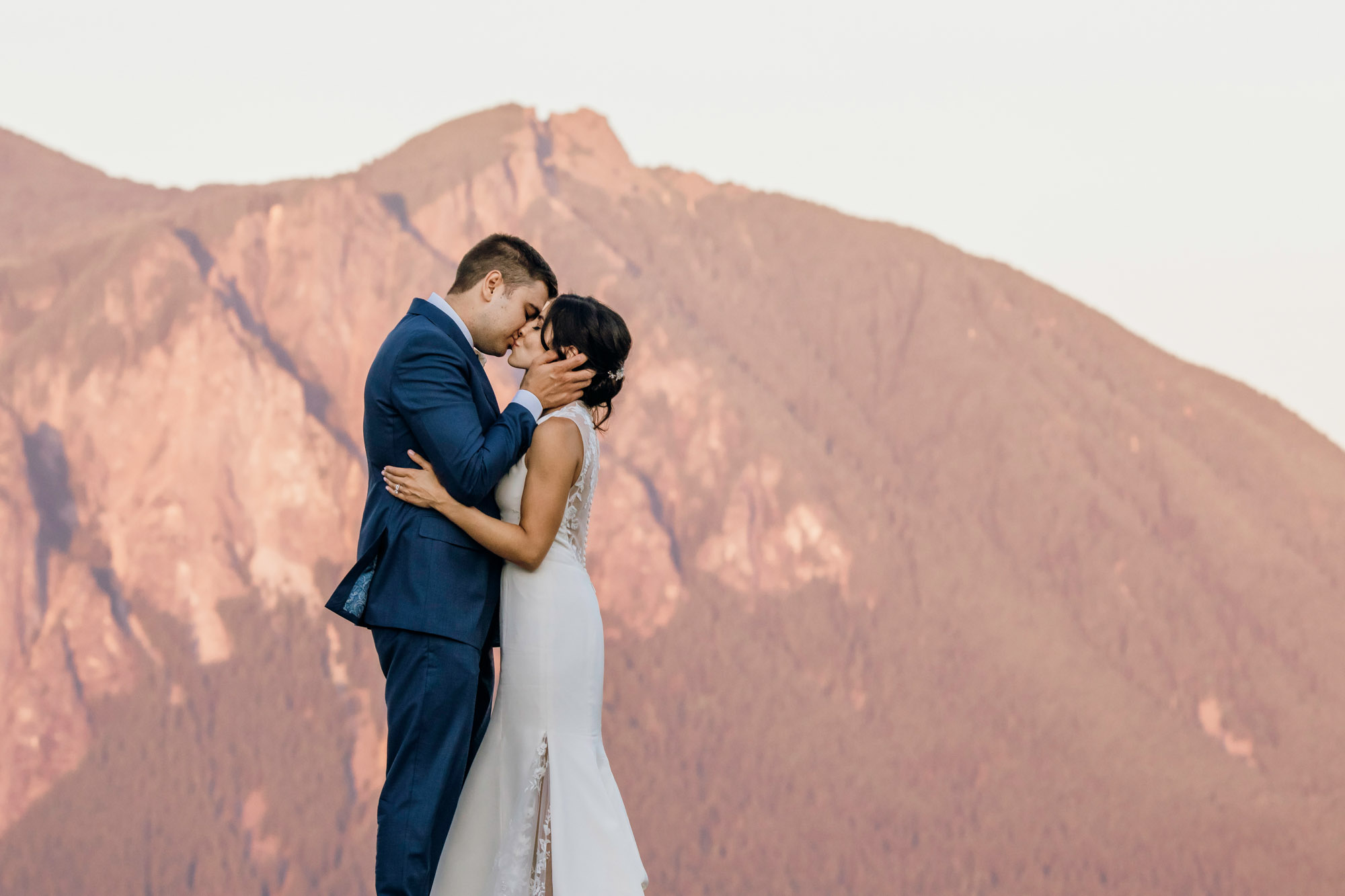 The Club at Snoqualmie Ridge wedding by Snoqualmie Wedding Photographer James Thomas Long Photography