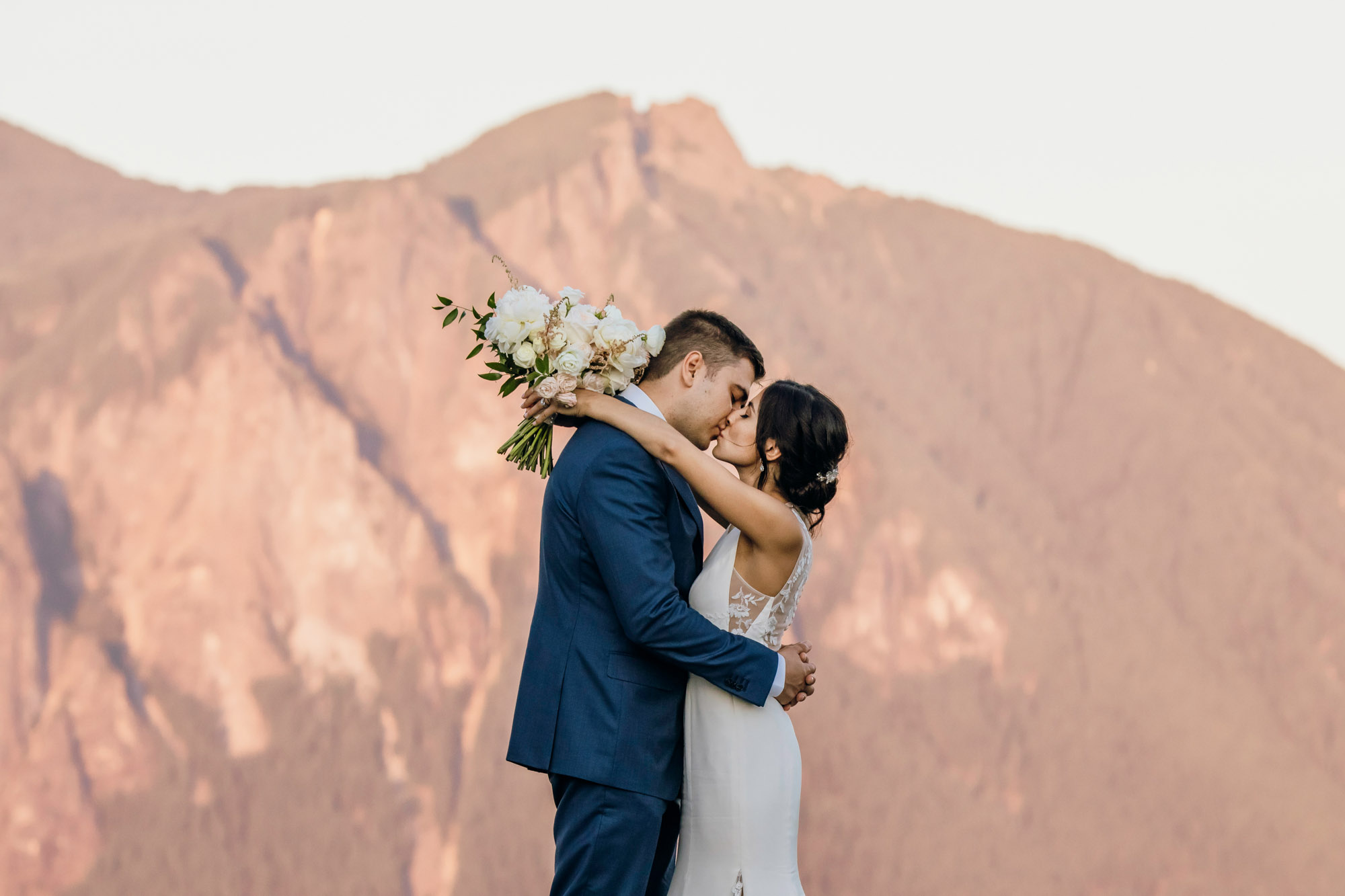 The Club at Snoqualmie Ridge wedding by Snoqualmie Wedding Photographer James Thomas Long Photography