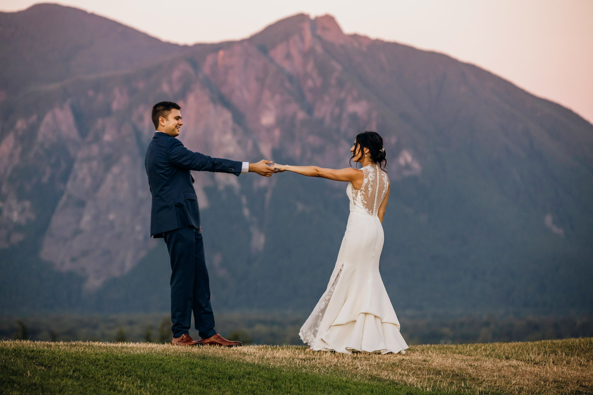 The Club at Snoqualmie Ridge wedding by Snoqualmie Wedding Photographer James Thomas Long Photography