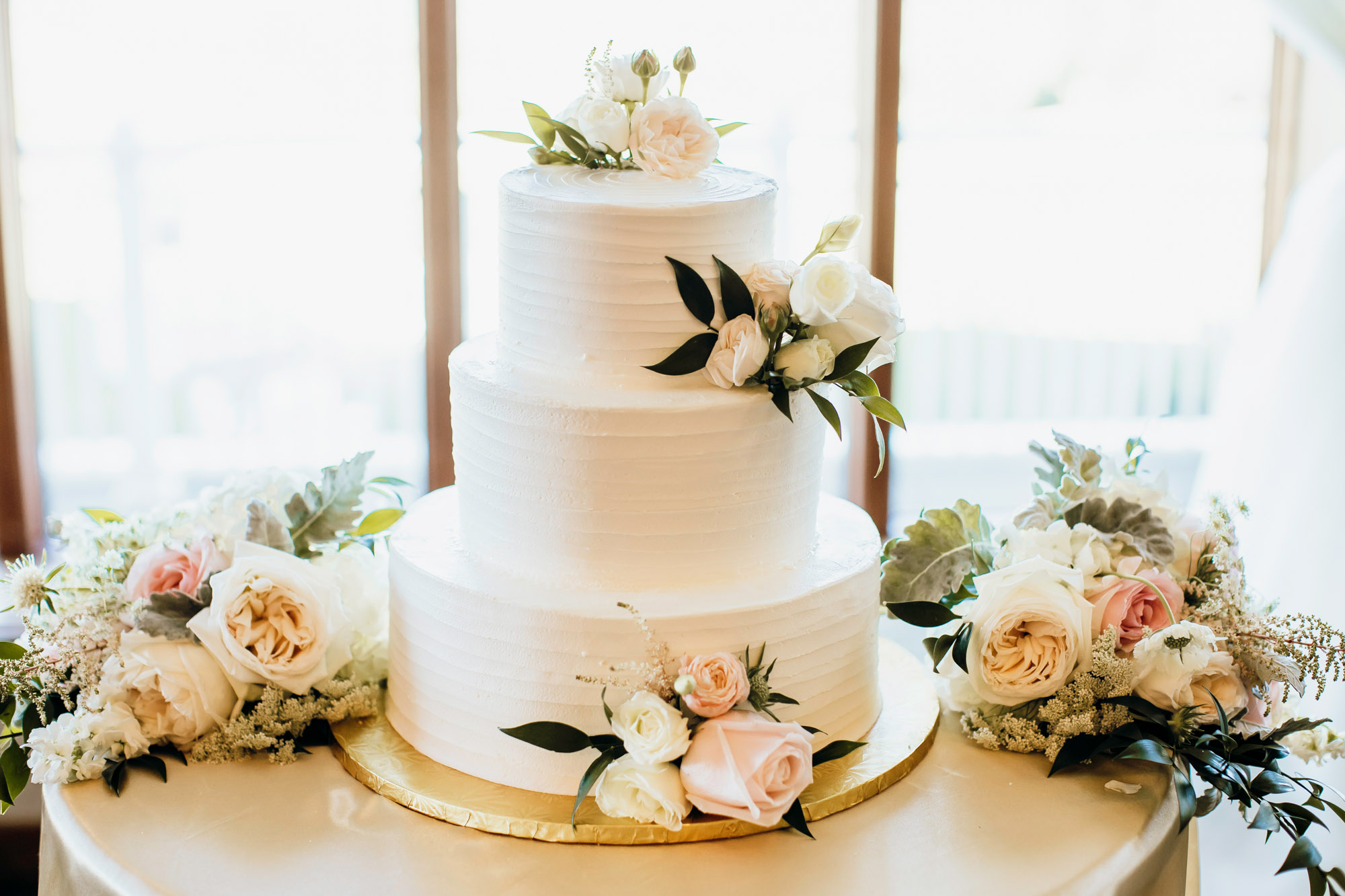 The Club at Snoqualmie Ridge wedding by Snoqualmie Wedding Photographer James Thomas Long Photography