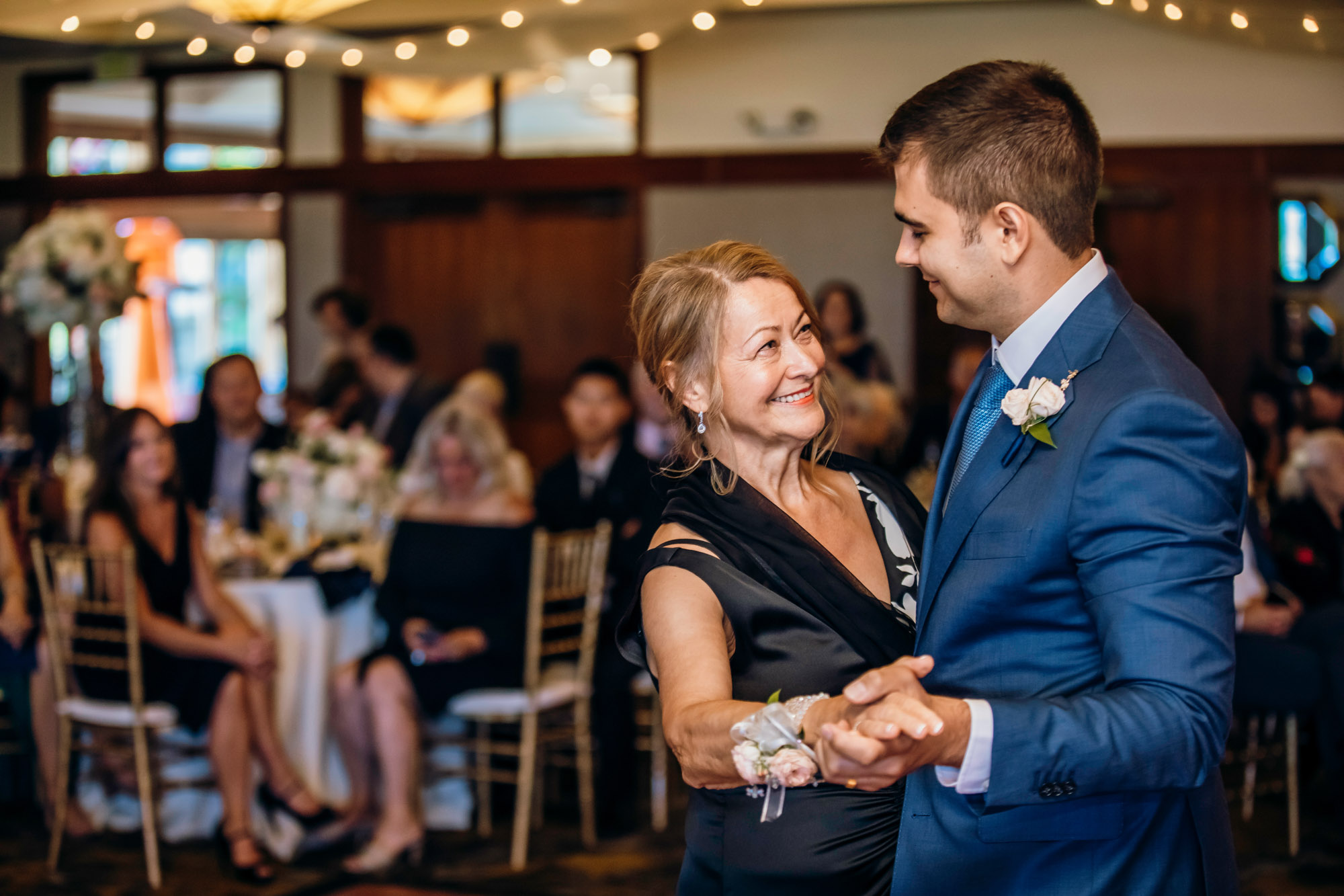 The Club at Snoqualmie Ridge wedding by Snoqualmie Wedding Photographer James Thomas Long Photography