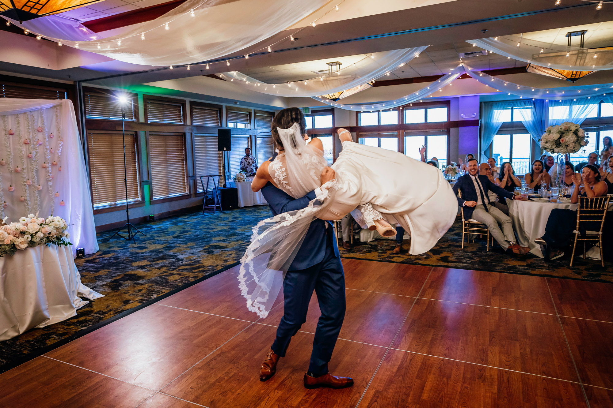 The Club at Snoqualmie Ridge wedding by Snoqualmie Wedding Photographer James Thomas Long Photography