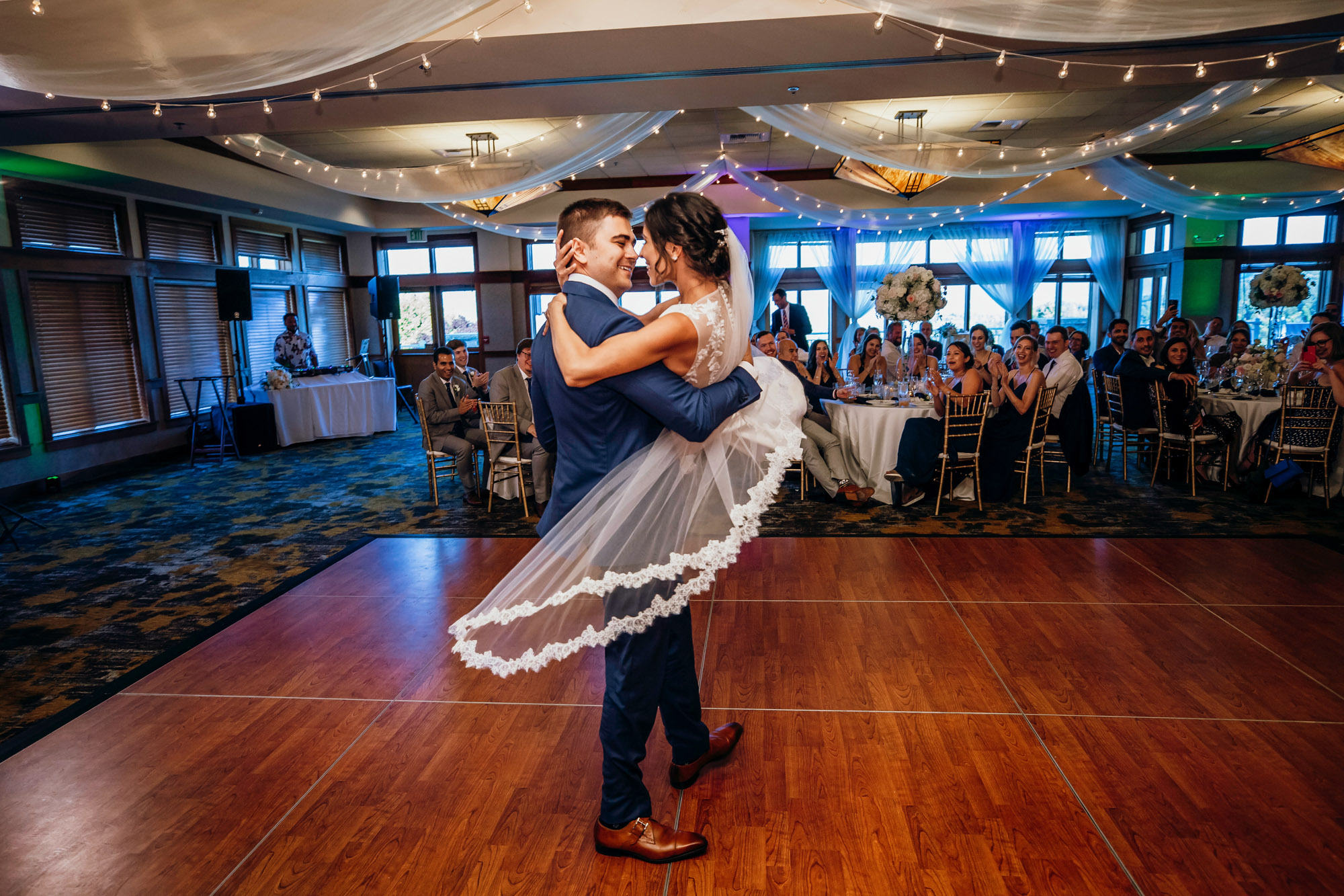 The Club at Snoqualmie Ridge wedding by Snoqualmie Wedding Photographer James Thomas Long Photography