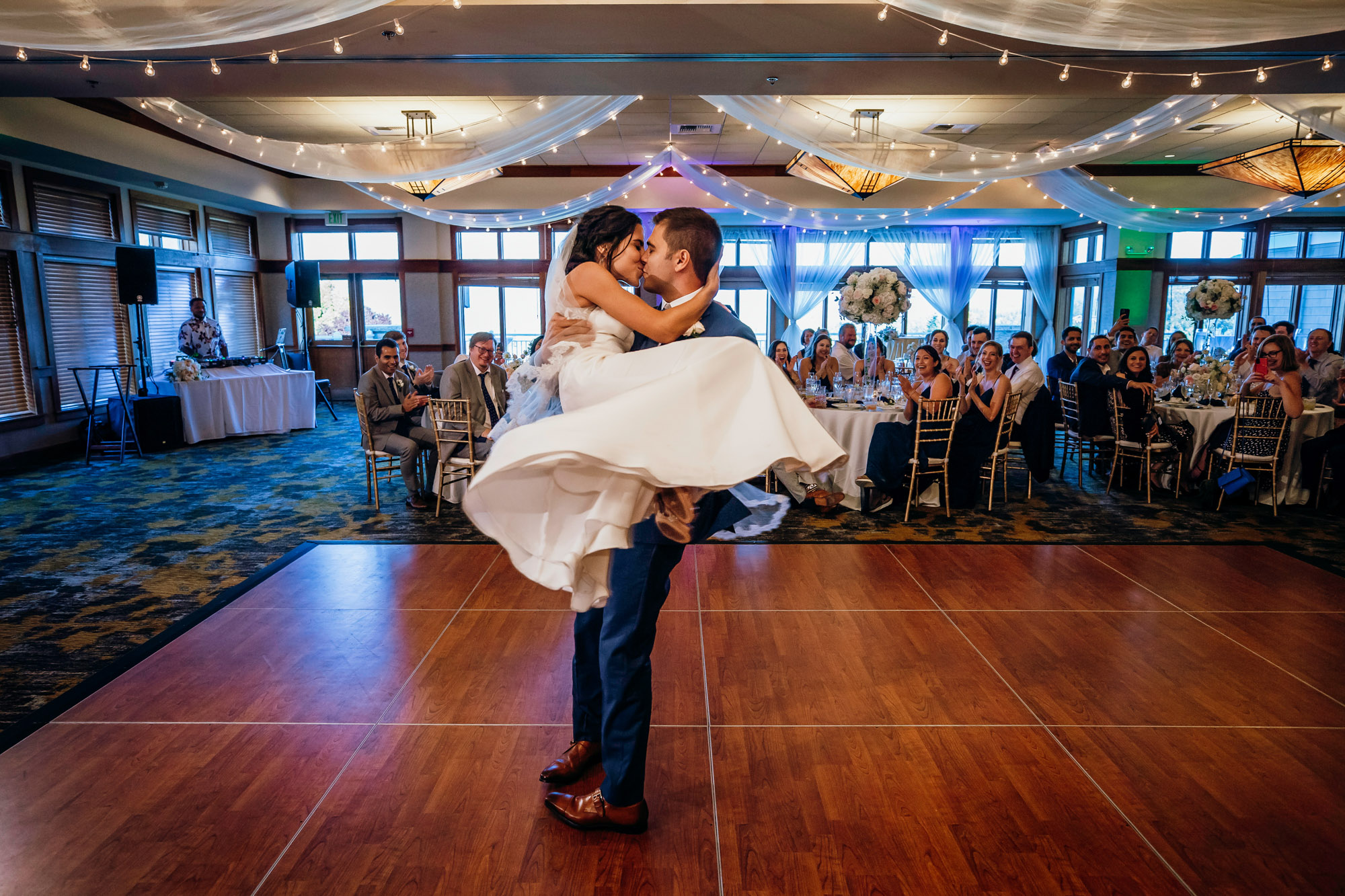 The Club at Snoqualmie Ridge wedding by Snoqualmie Wedding Photographer James Thomas Long Photography